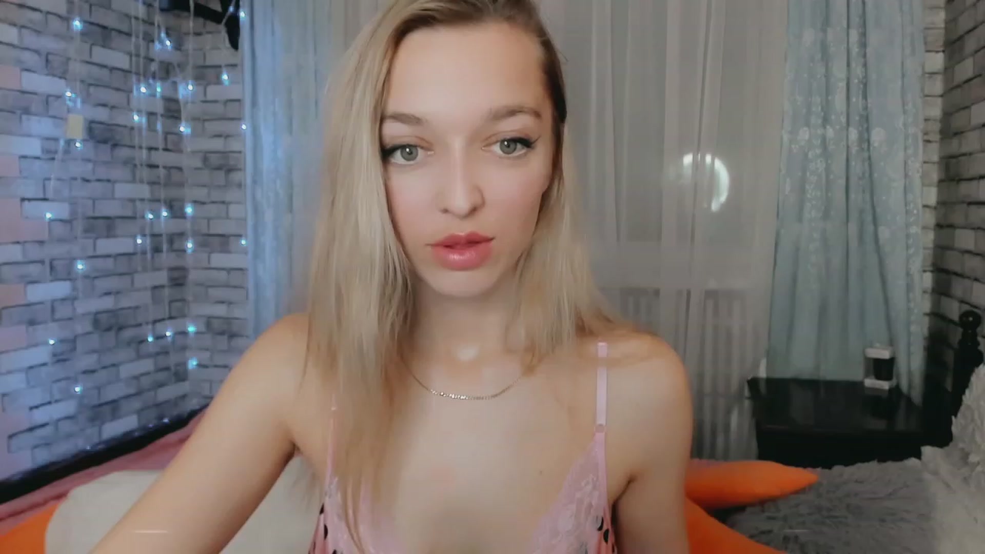Gallery image thumbnail from Ambri_Lili's myfreecams stream on, 03/17/2024, 18:49 image 4 of 20