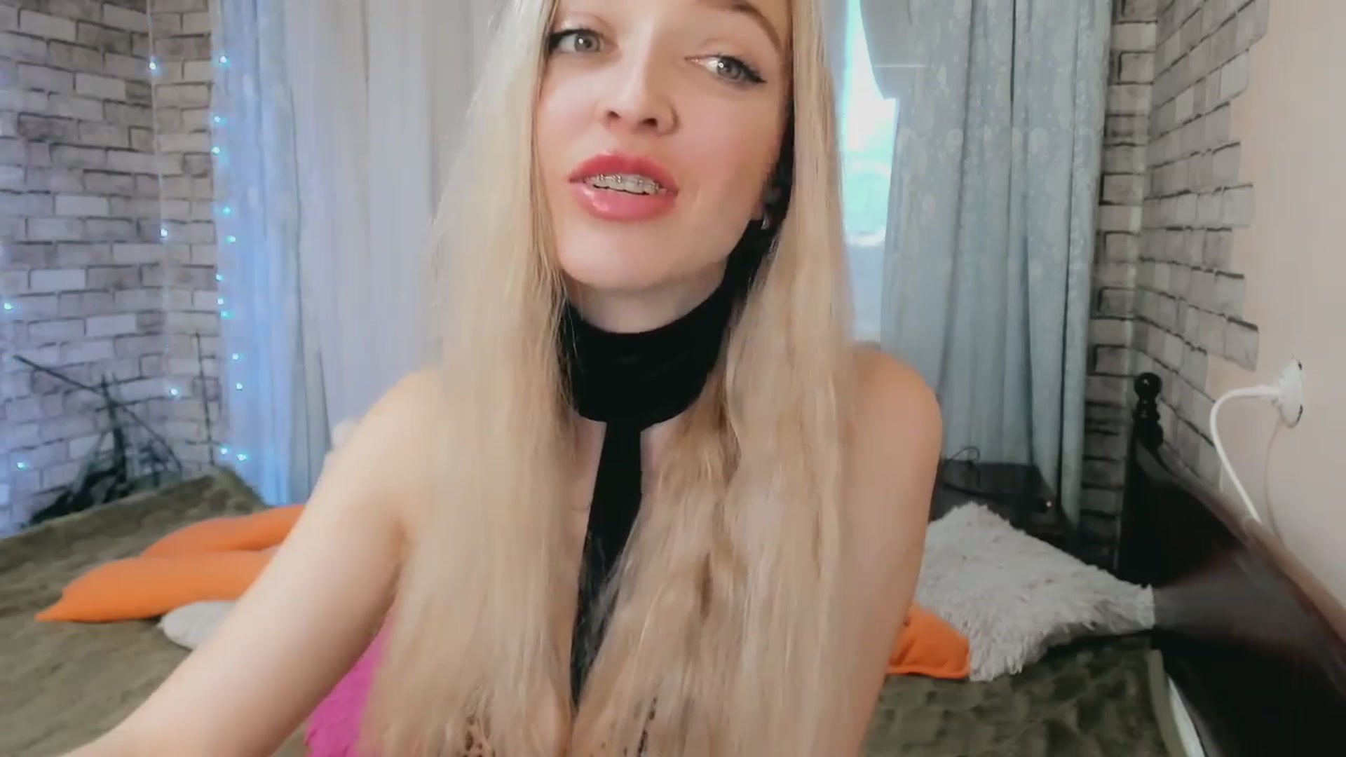 Gallery image thumbnail from Ambri_Lili's myfreecams stream on, 03/28/2024, 15:27 image 17 of 20