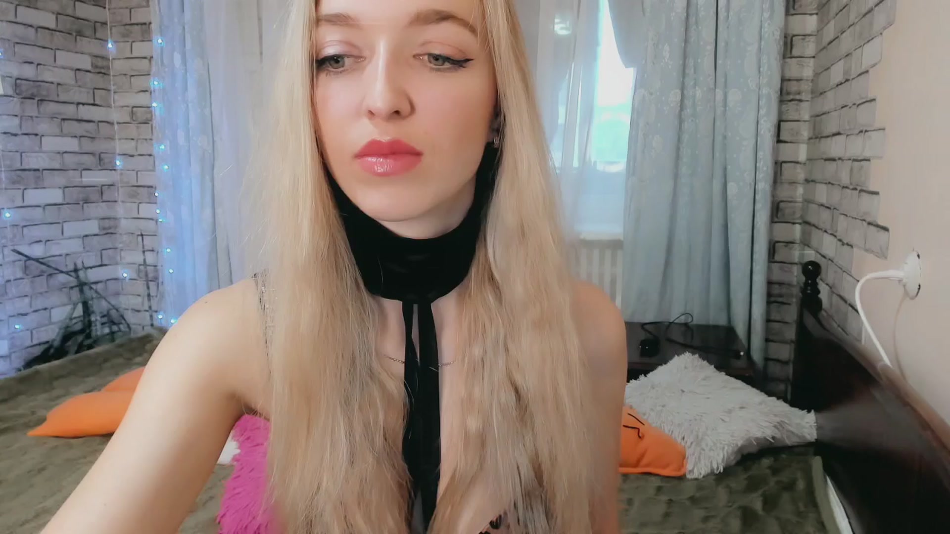 Gallery image thumbnail from Ambri_Lili's myfreecams stream on, 03/28/2024, 15:27 image 9 of 20