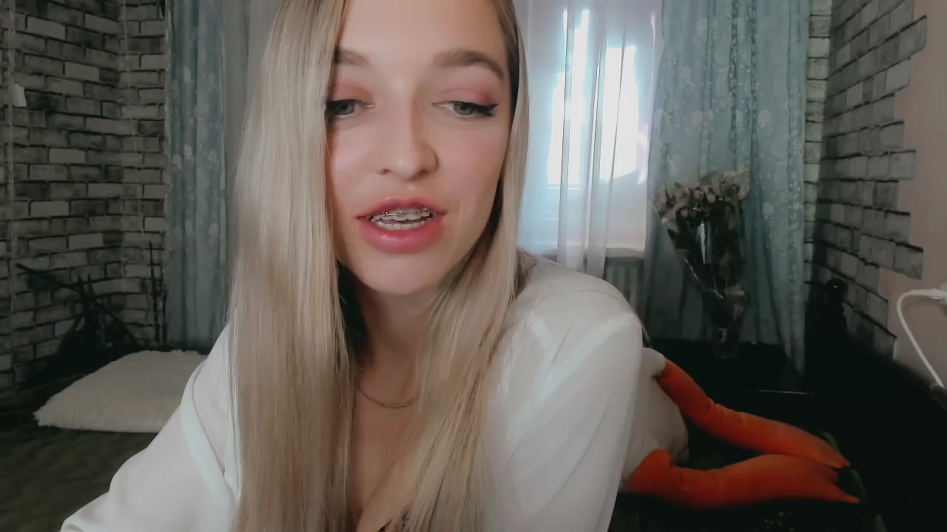 Gallery image thumbnail from Ambri_Lili's myfreecams stream on, 04/09/2024, 14:59 image 8 of 20