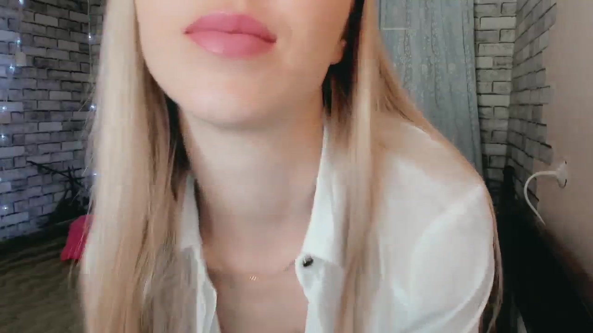 Gallery image thumbnail from Ambri_Lili's myfreecams stream on, 04/18/2024, 15:04 image 3 of 20