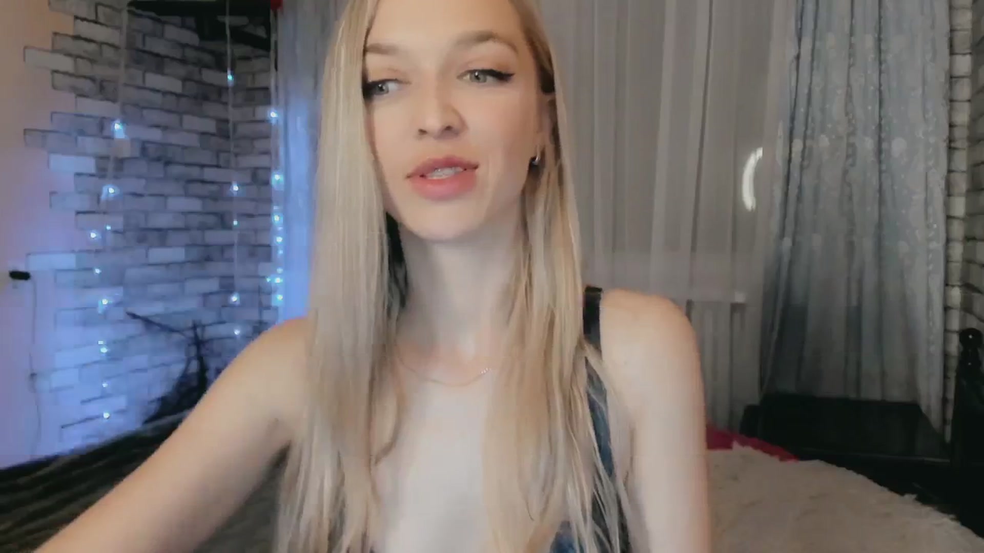 Gallery image thumbnail from Ambri_Lili's myfreecams stream on, 04/26/2024, 18:38 image 9 of 20