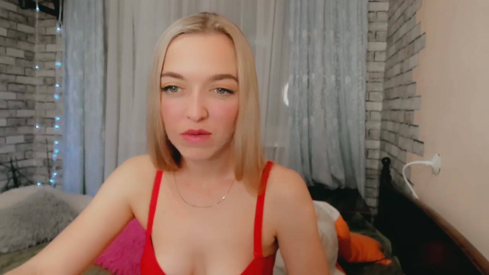 Gallery image thumbnail from Ambri_Lili's myfreecams stream on, 05/04/2024, 16:44 image 3 of 20