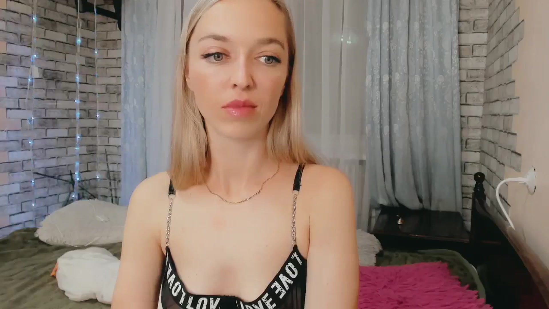 Gallery image thumbnail from Ambri_Lili's myfreecams stream on, 05/07/2024, 15:15 image 6 of 20