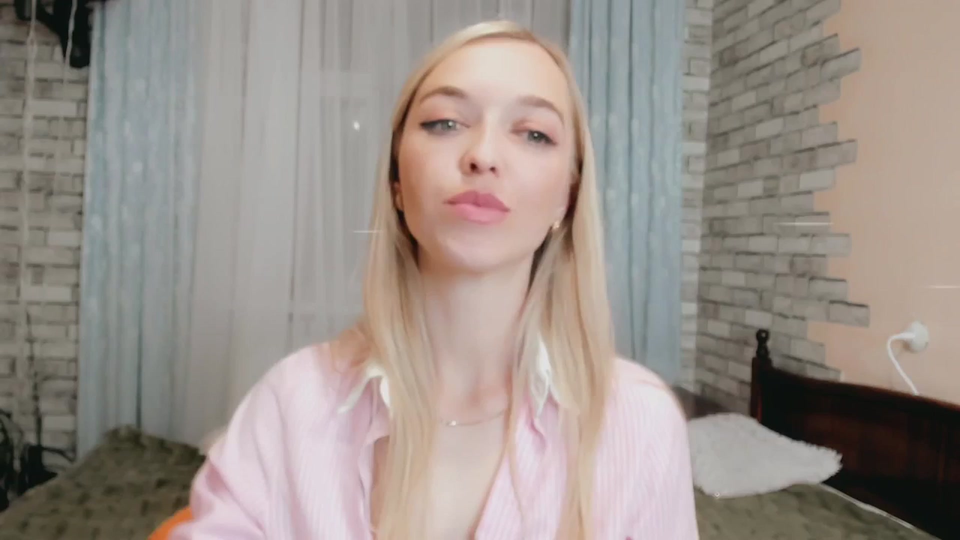 Gallery image thumbnail from Ambri_Lili's myfreecams stream on, 05/10/2024, 18:38 image 16 of 20