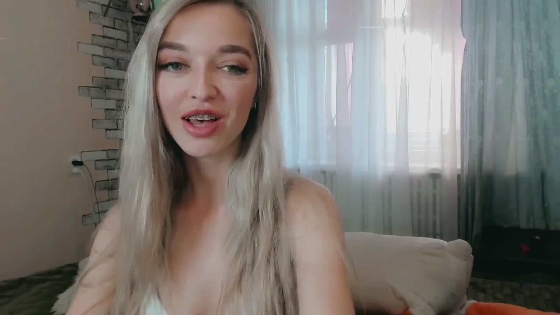 Gallery image thumbnail from Ambri_Lili's myfreecams stream on, 05/27/2024, 14:45 image 9 of 20