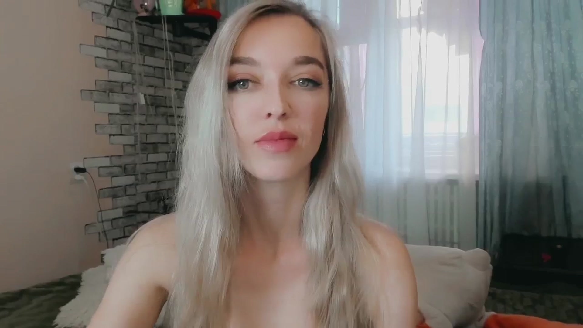 Gallery image thumbnail from Ambri_Lili's myfreecams stream on, 05/27/2024, 14:45 image 3 of 20