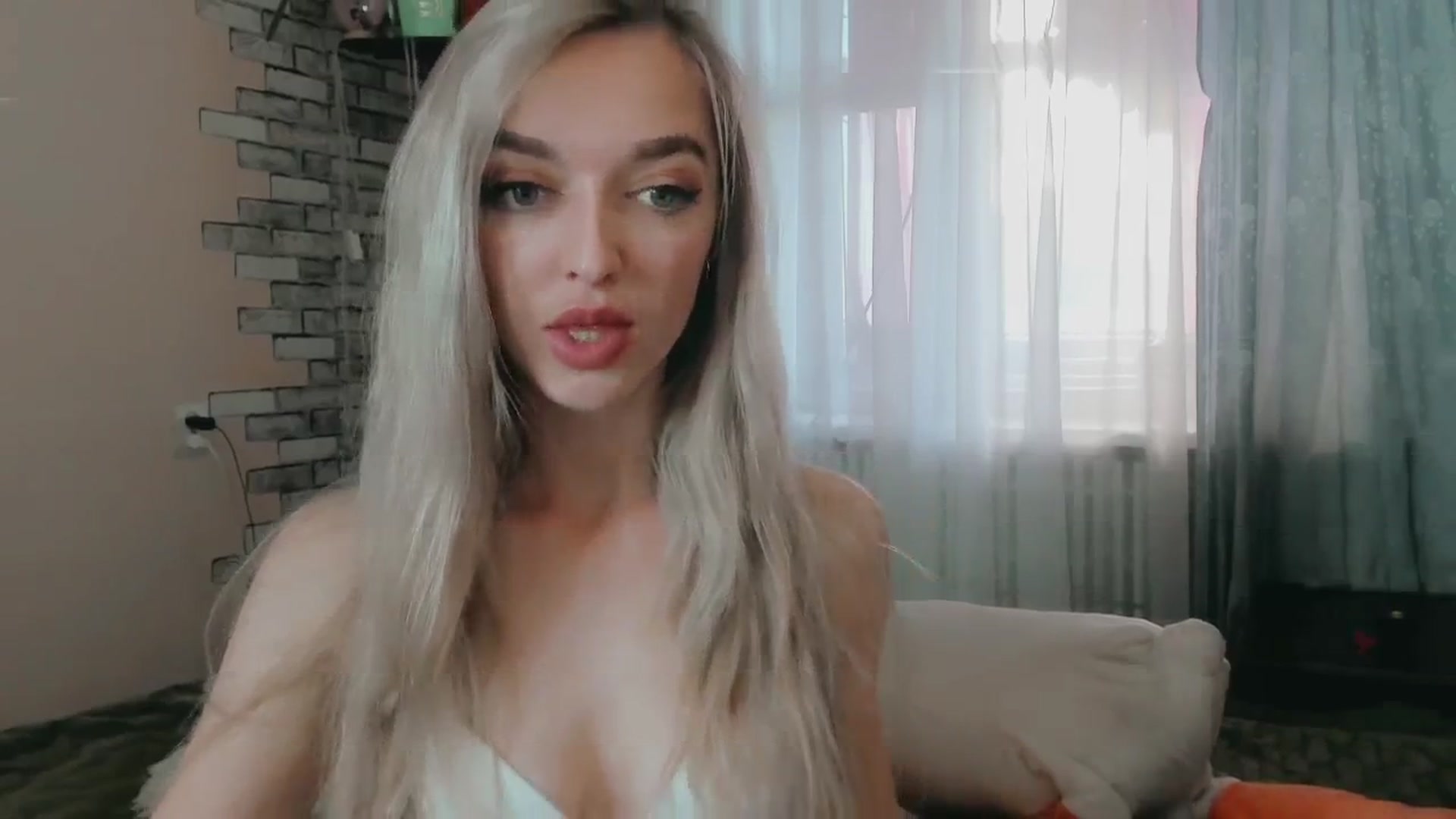 Gallery image thumbnail from Ambri_Lili's myfreecams stream on, 05/27/2024, 14:45 image 11 of 20