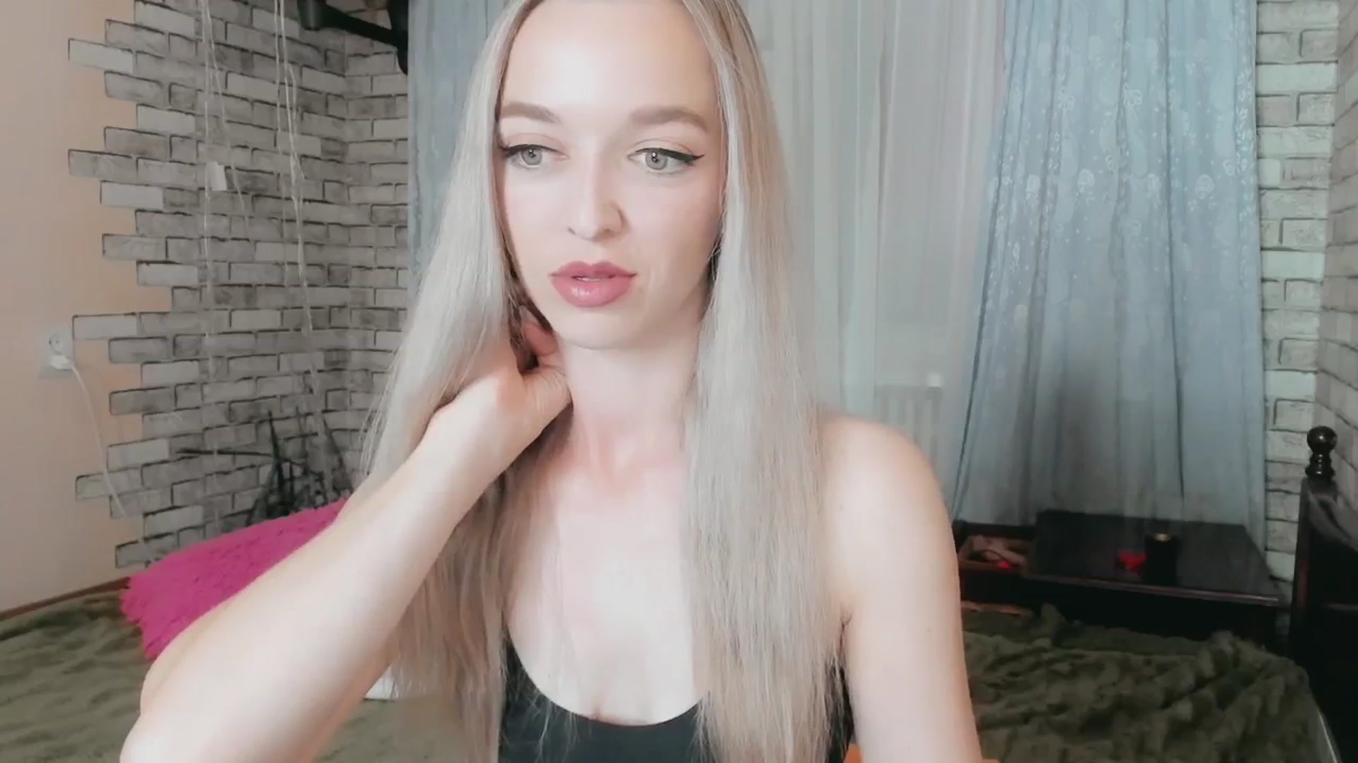 Gallery image thumbnail from Ambri_Lili's myfreecams stream on, 05/29/2024, 16:34 image 2 of 20