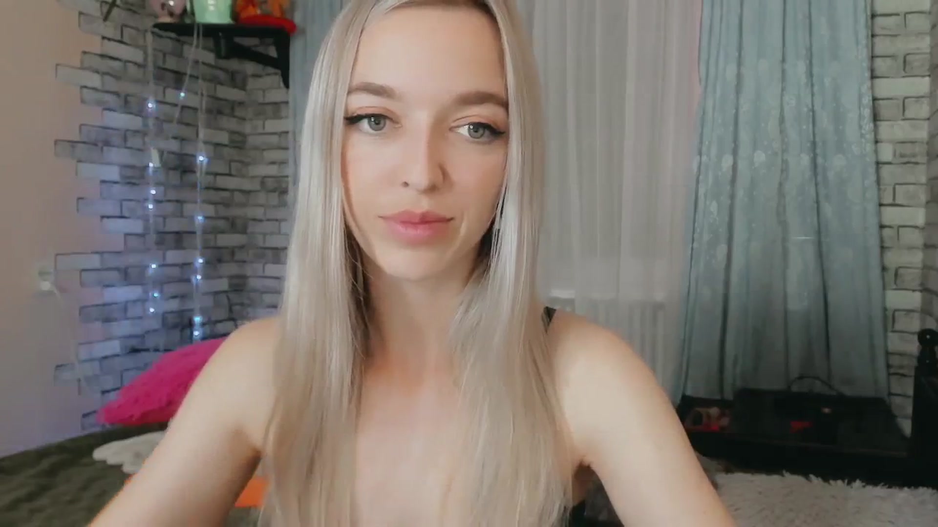 Gallery image thumbnail from Ambri_Lili's myfreecams stream on, 05/30/2024, 14:50 image 2 of 20