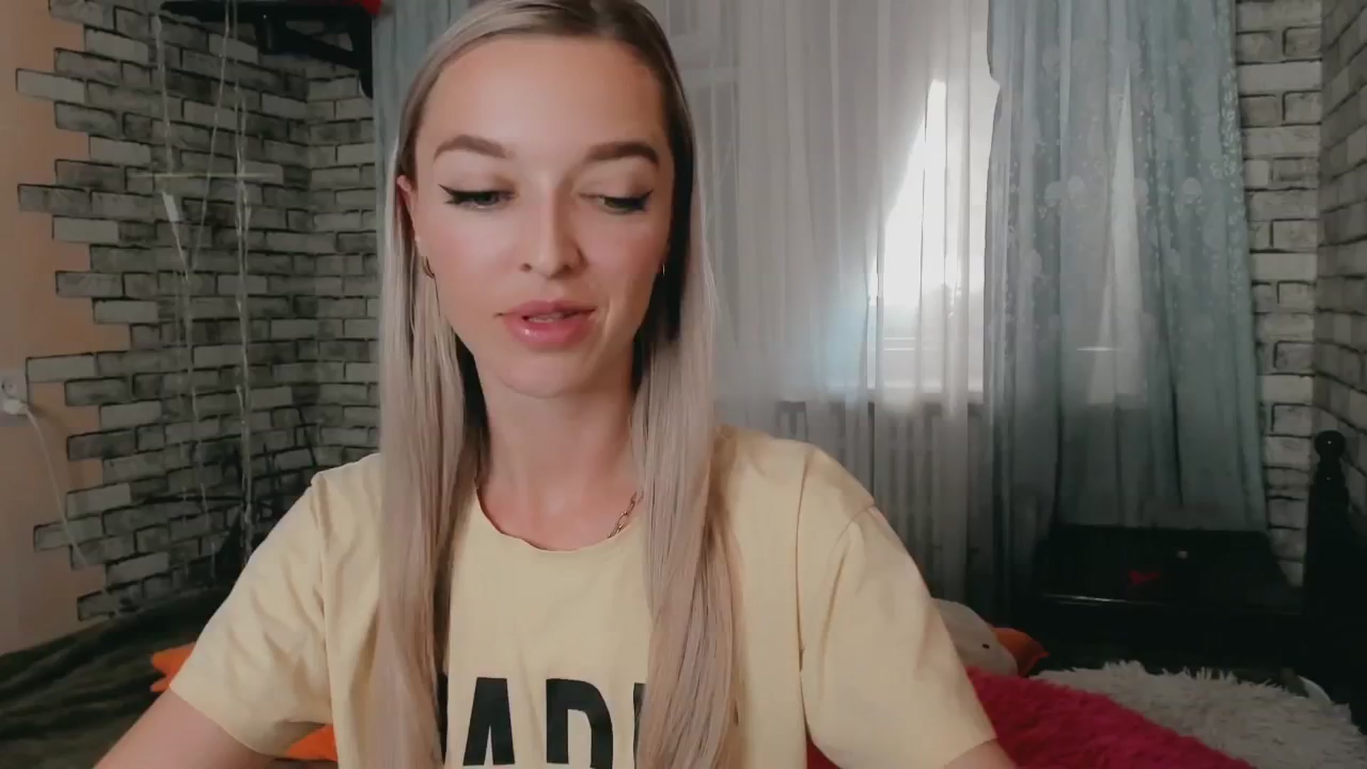 Gallery image thumbnail from Ambri_Lili's myfreecams stream on, 05/31/2024, 14:18 image 1 of 20
