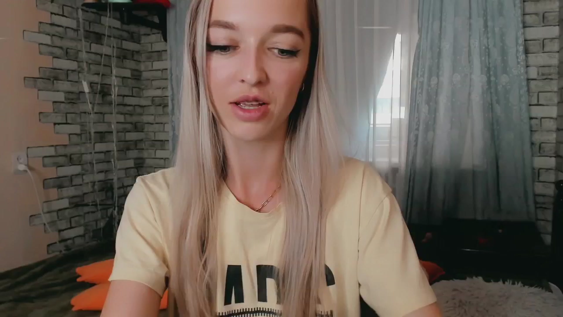 Gallery image thumbnail from Ambri_Lili's myfreecams stream on, 05/31/2024, 14:50 image 13 of 20