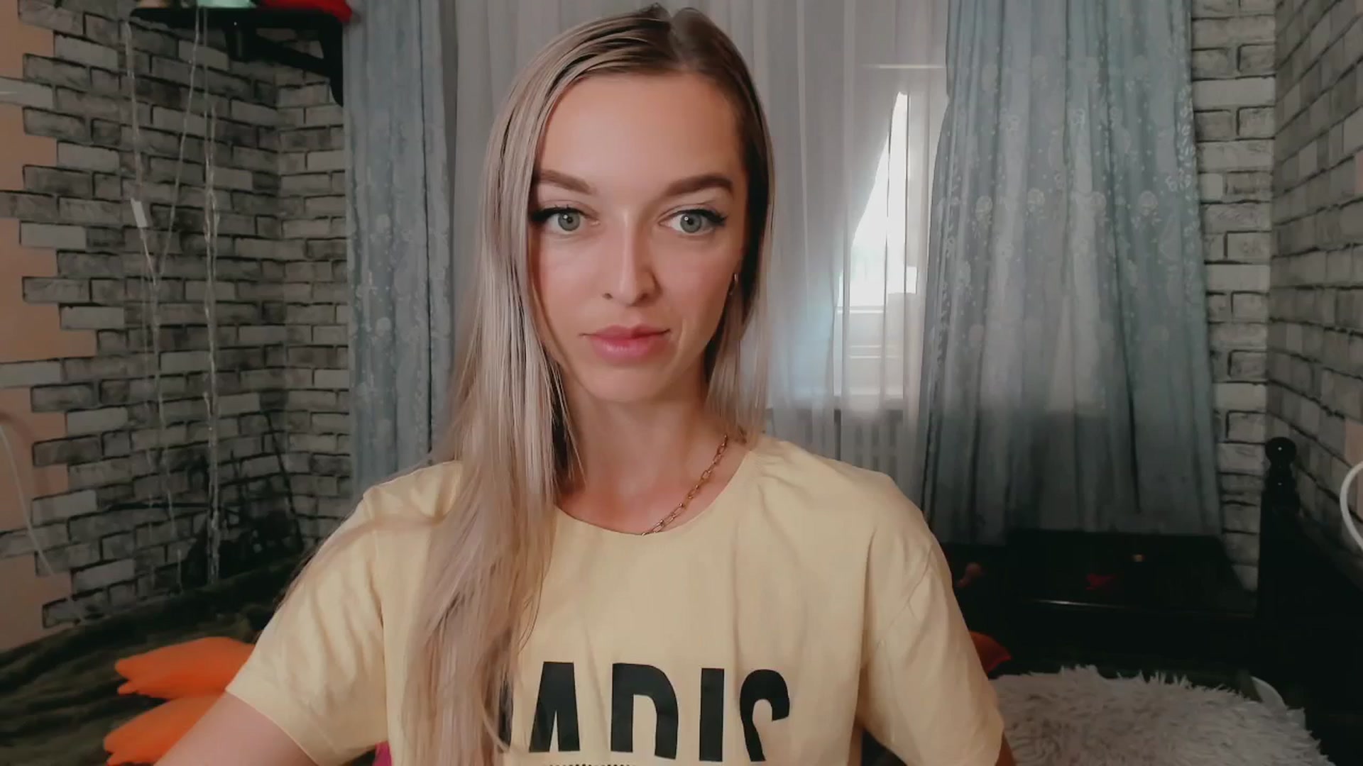 Gallery image thumbnail from Ambri_Lili's myfreecams stream on, 05/31/2024, 14:50 image 1 of 20