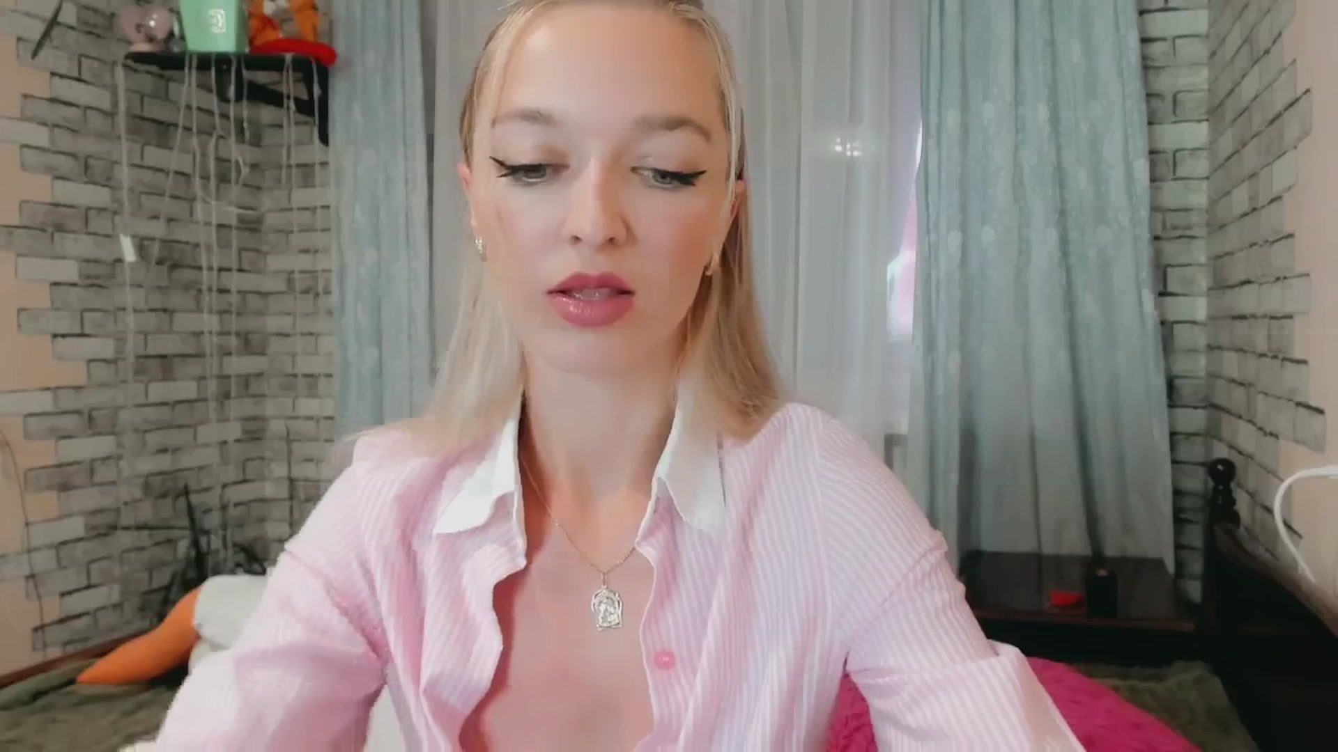 Gallery image thumbnail from Ambri_Lili's myfreecams stream on, 06/06/2024, 12:32 image 8 of 20