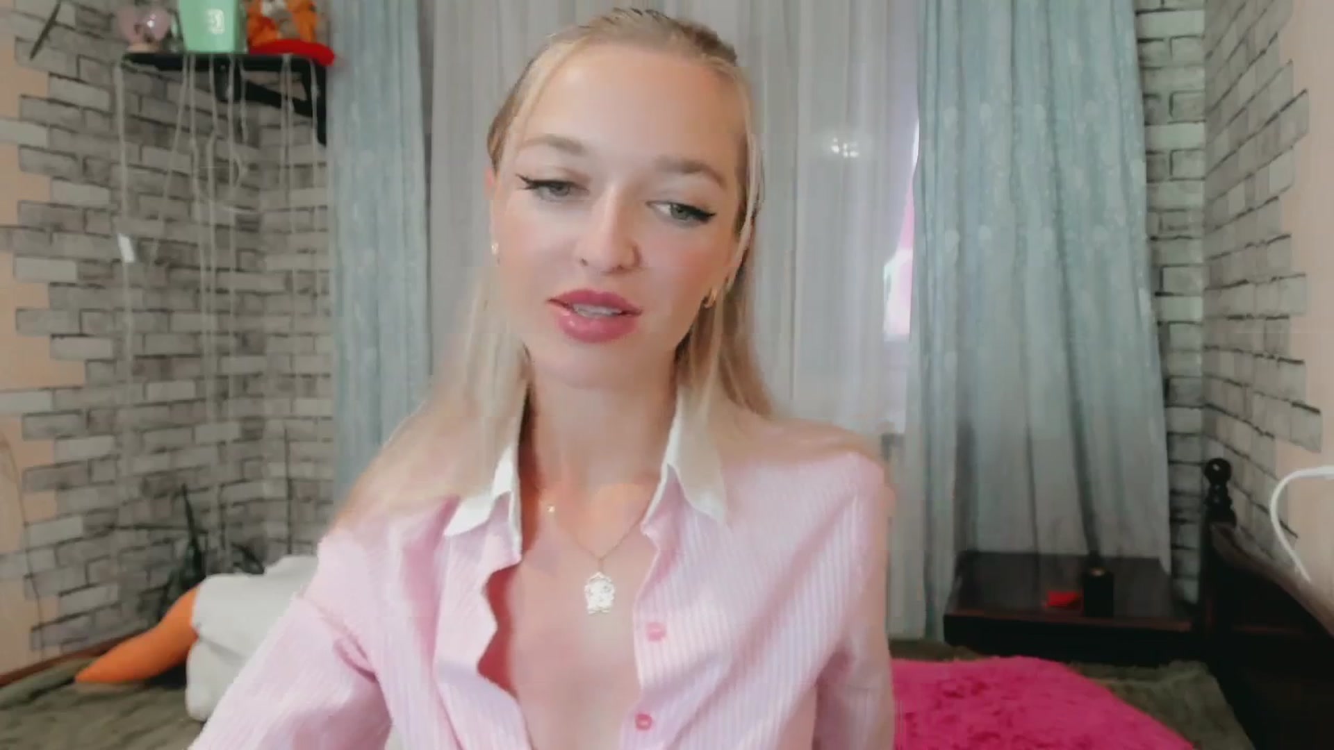 Gallery image thumbnail from Ambri_Lili's myfreecams stream on, 06/06/2024, 12:32 image 15 of 20