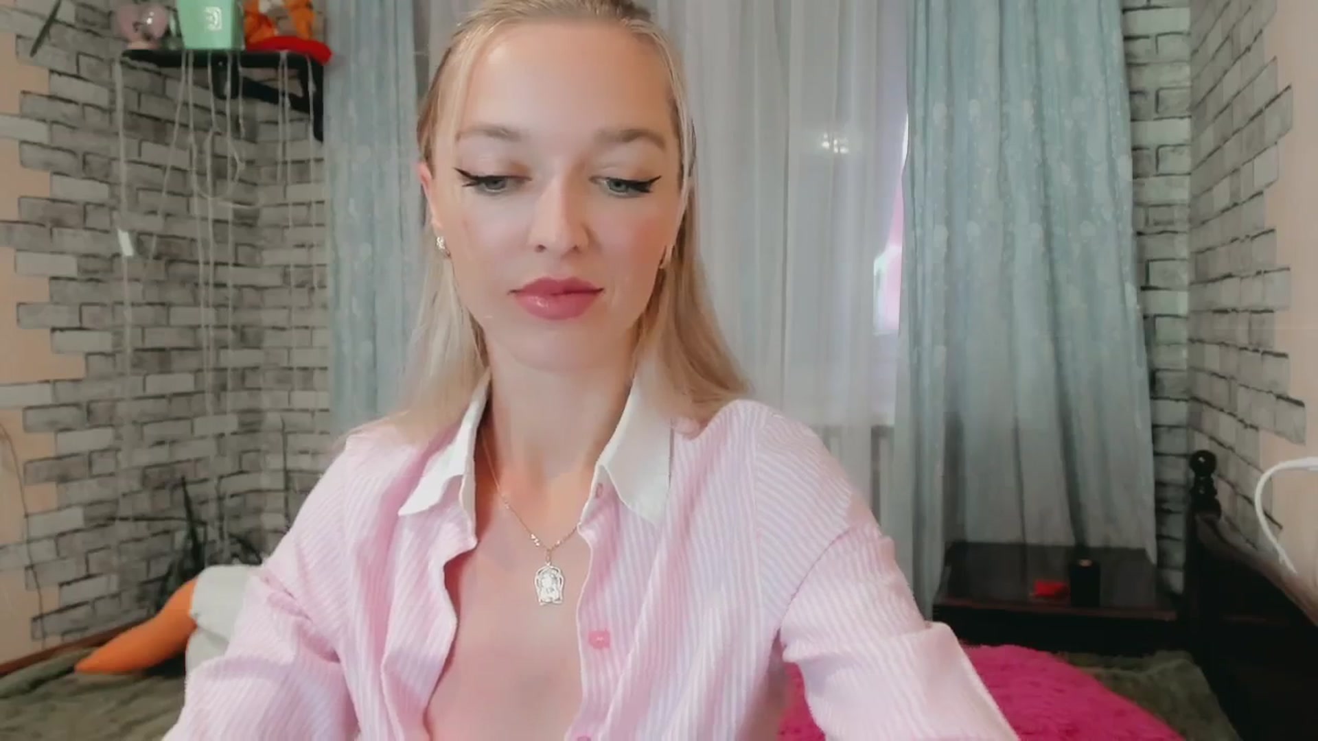 Gallery image thumbnail from Ambri_Lili's myfreecams stream on, 06/06/2024, 12:32 image 5 of 20