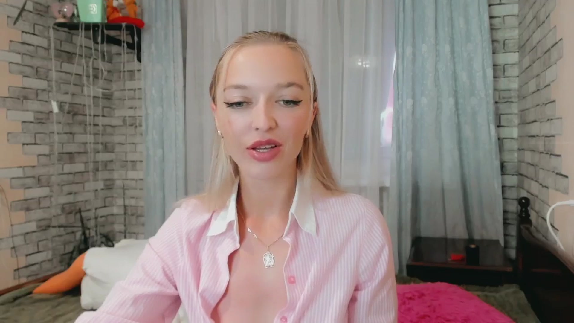 Gallery image thumbnail from Ambri_Lili's myfreecams stream on, 06/06/2024, 12:32 image 9 of 20