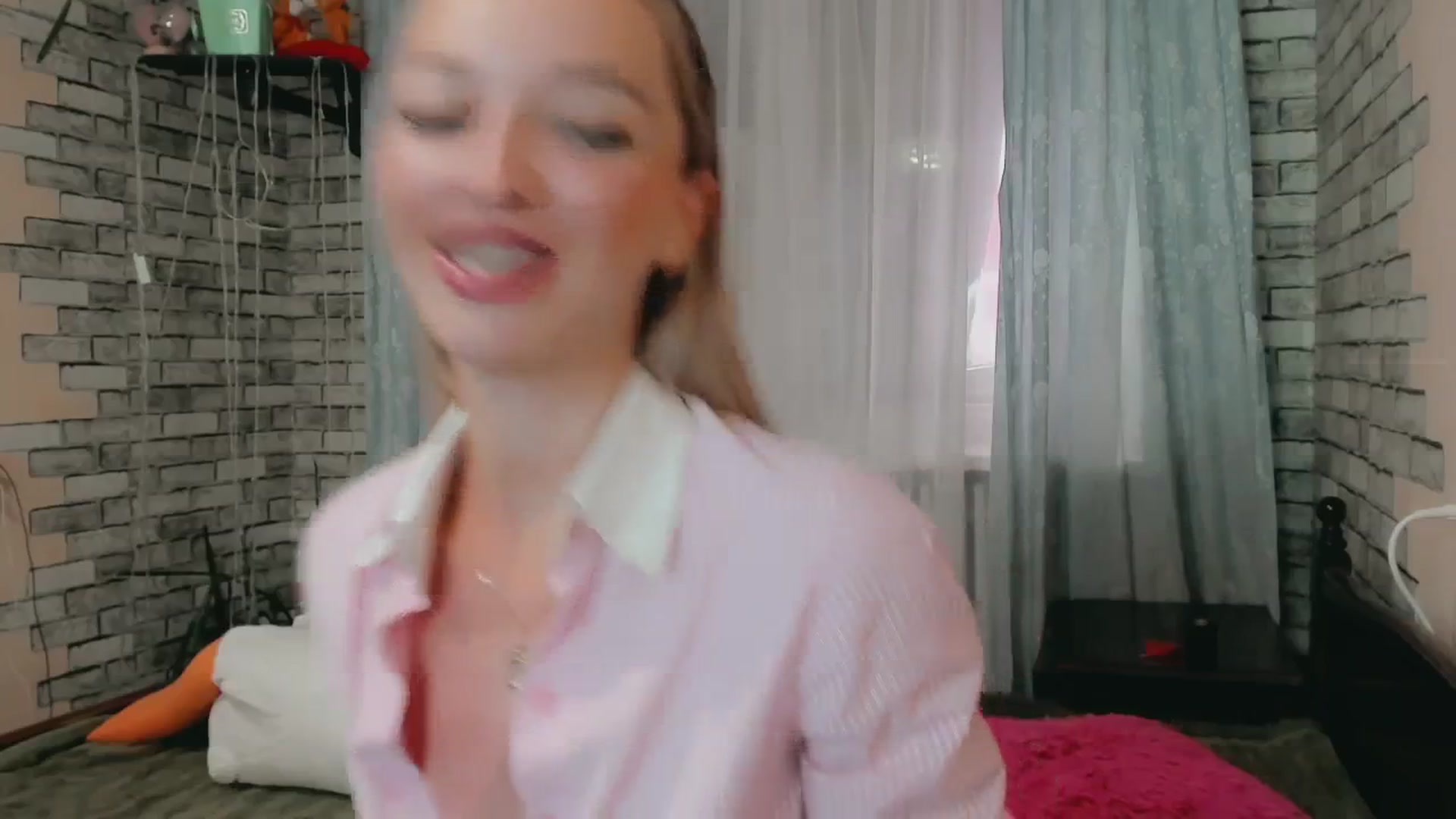 Gallery image thumbnail from Ambri_Lili's myfreecams stream on, 06/06/2024, 12:32 image 17 of 20