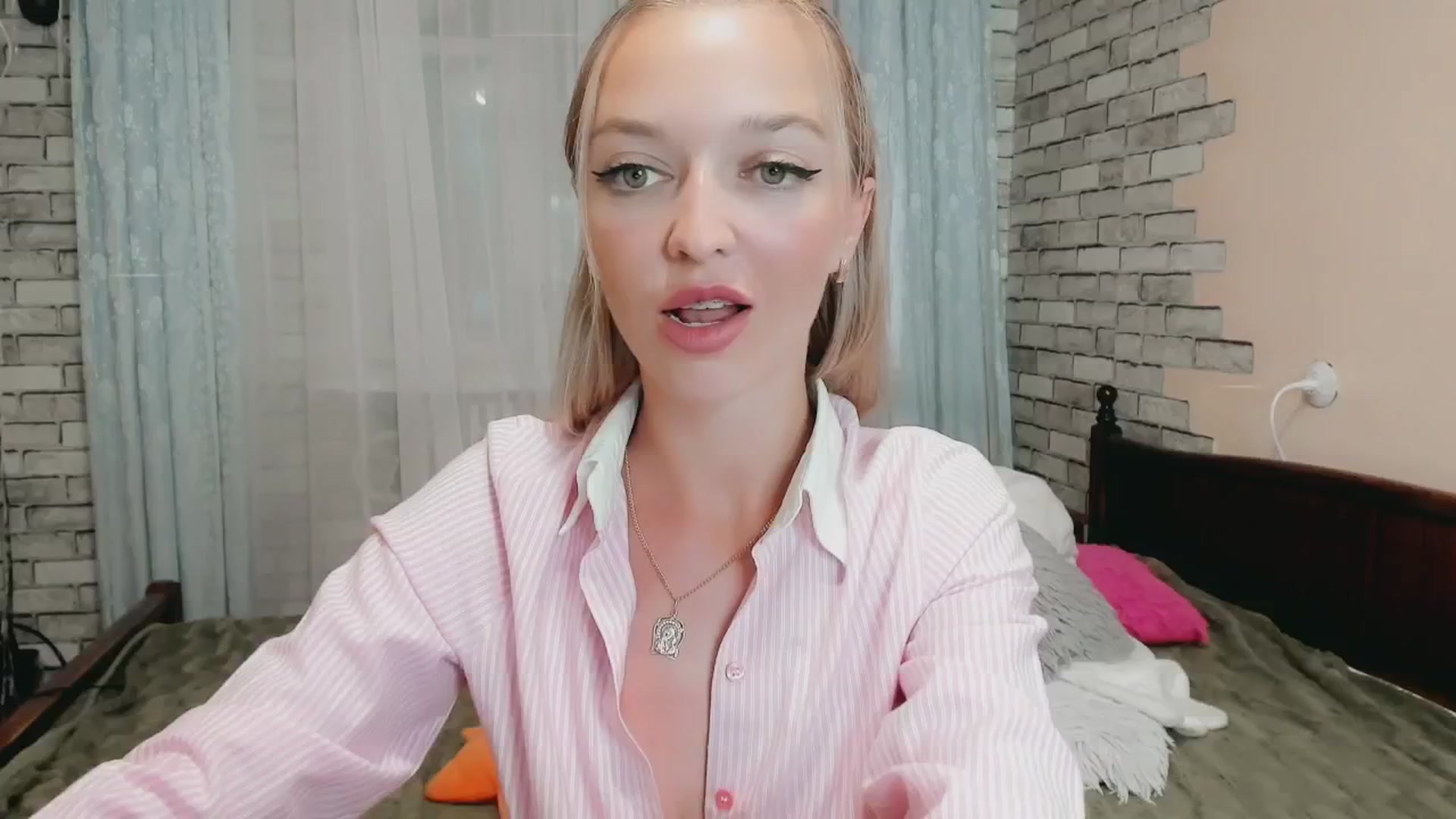 Gallery image thumbnail from Ambri_Lili's myfreecams stream on, 06/06/2024, 15:02 image 1 of 20
