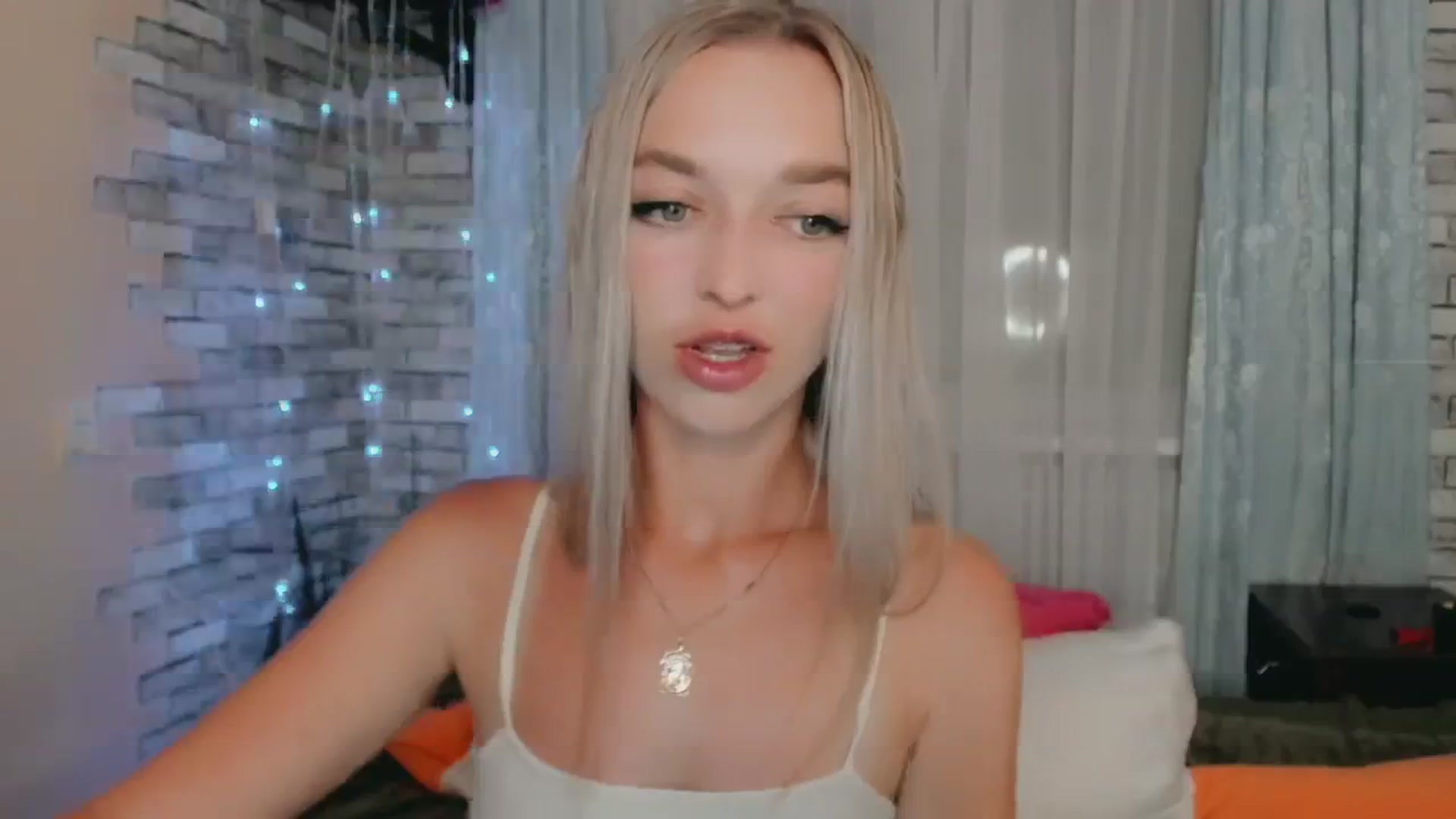 Gallery image thumbnail from Ambri_Lili's myfreecams stream on, 06/09/2024, 18:57 image 10 of 20