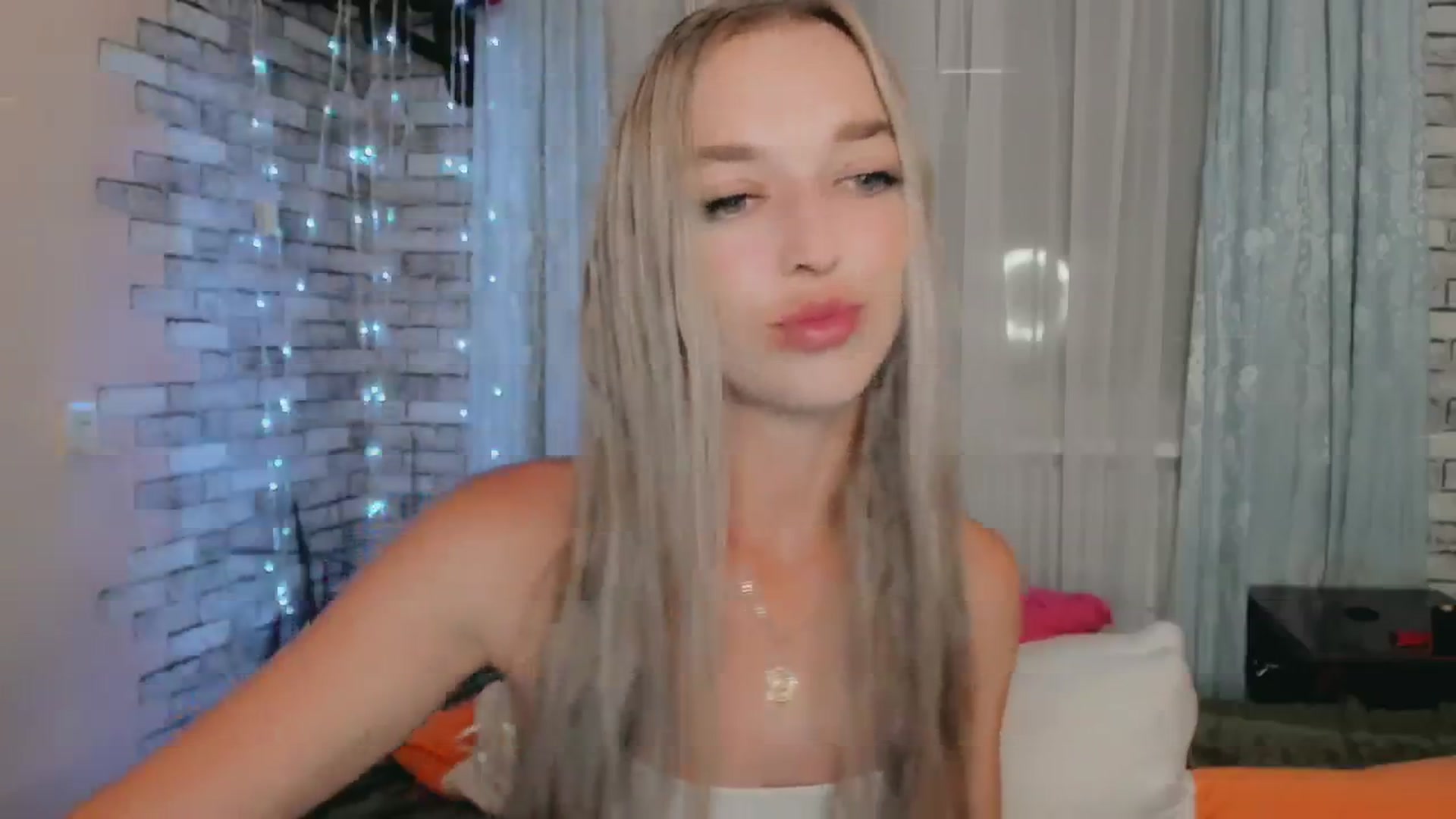 Gallery image thumbnail from Ambri_Lili's myfreecams stream on, 06/09/2024, 18:57 image 3 of 20
