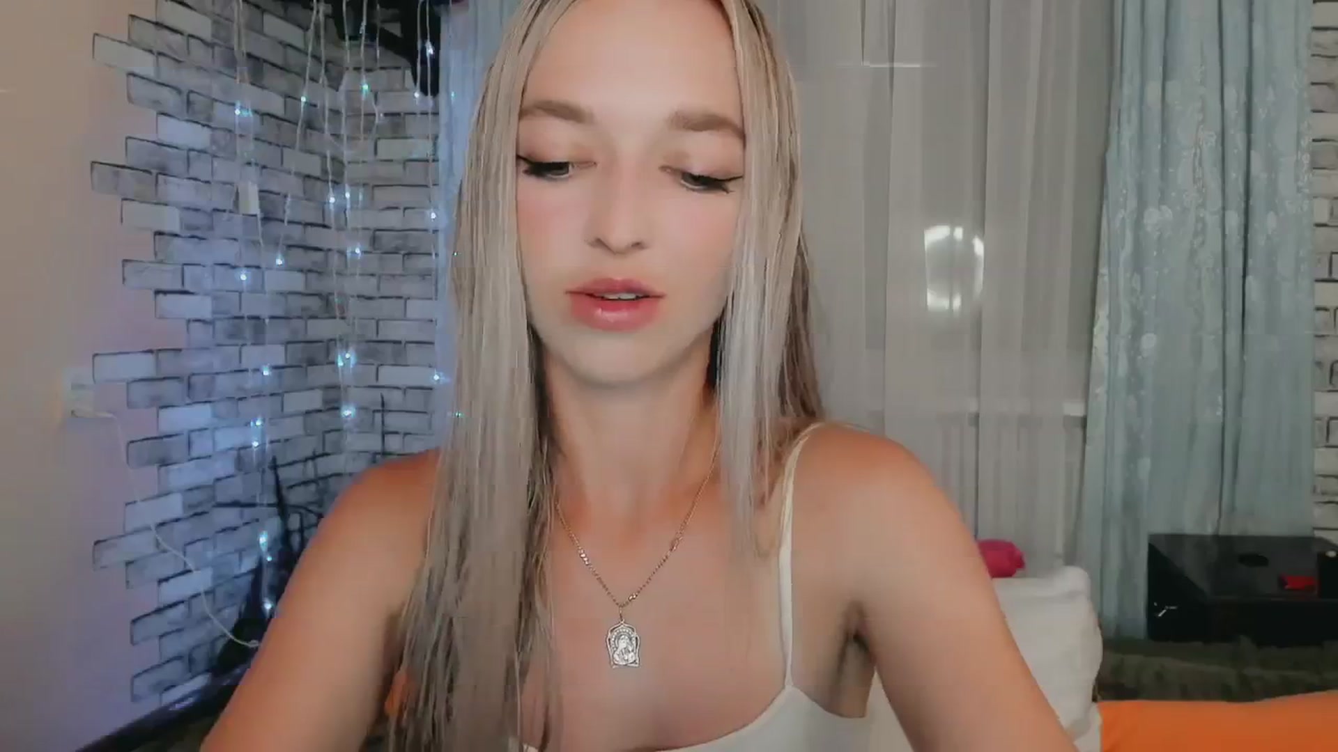 Gallery image thumbnail from Ambri_Lili's myfreecams stream on, 06/09/2024, 18:57 image 6 of 20