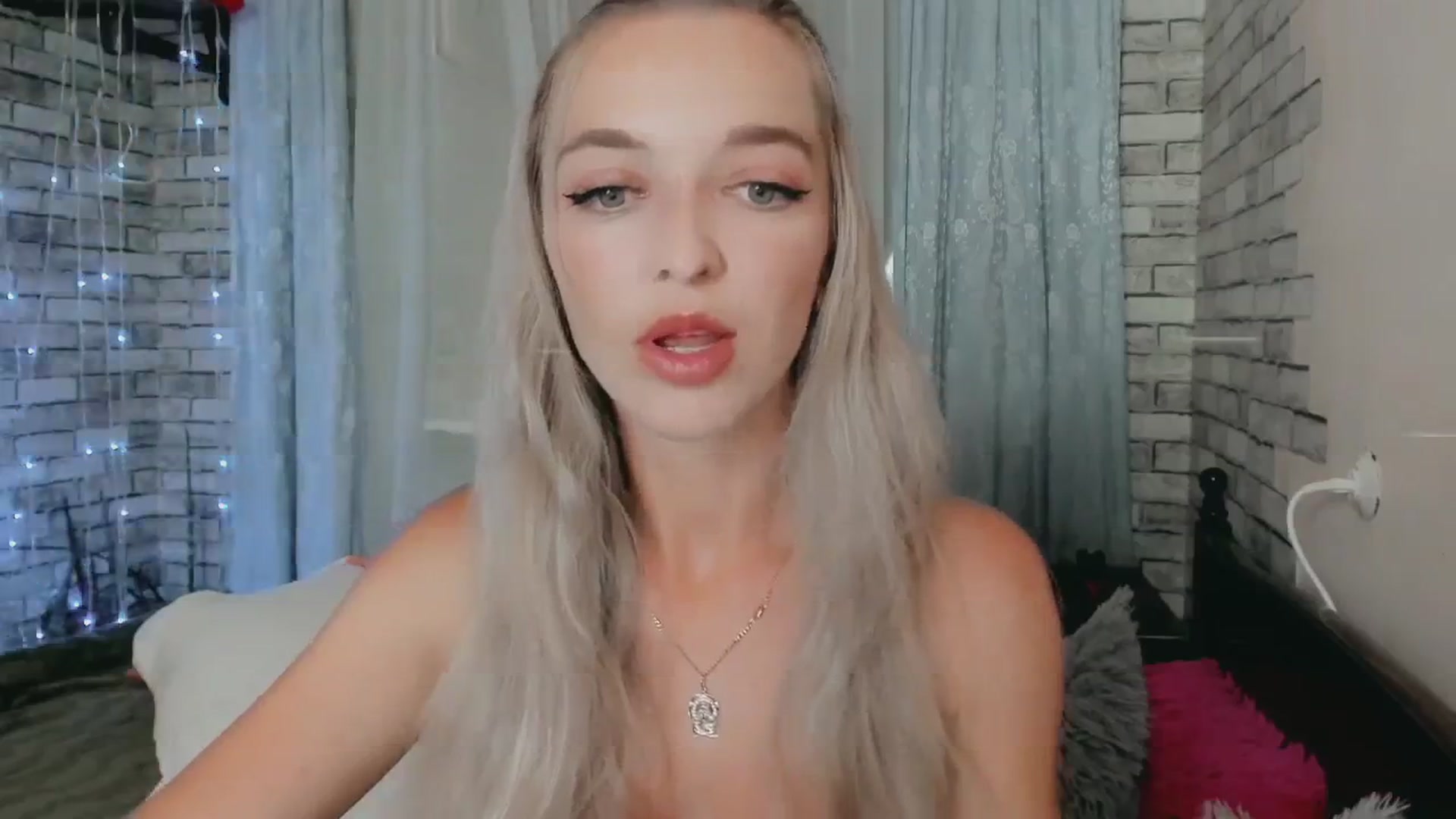 Gallery image thumbnail from Ambri_Lili's myfreecams stream on, 06/10/2024, 18:50 image 2 of 20