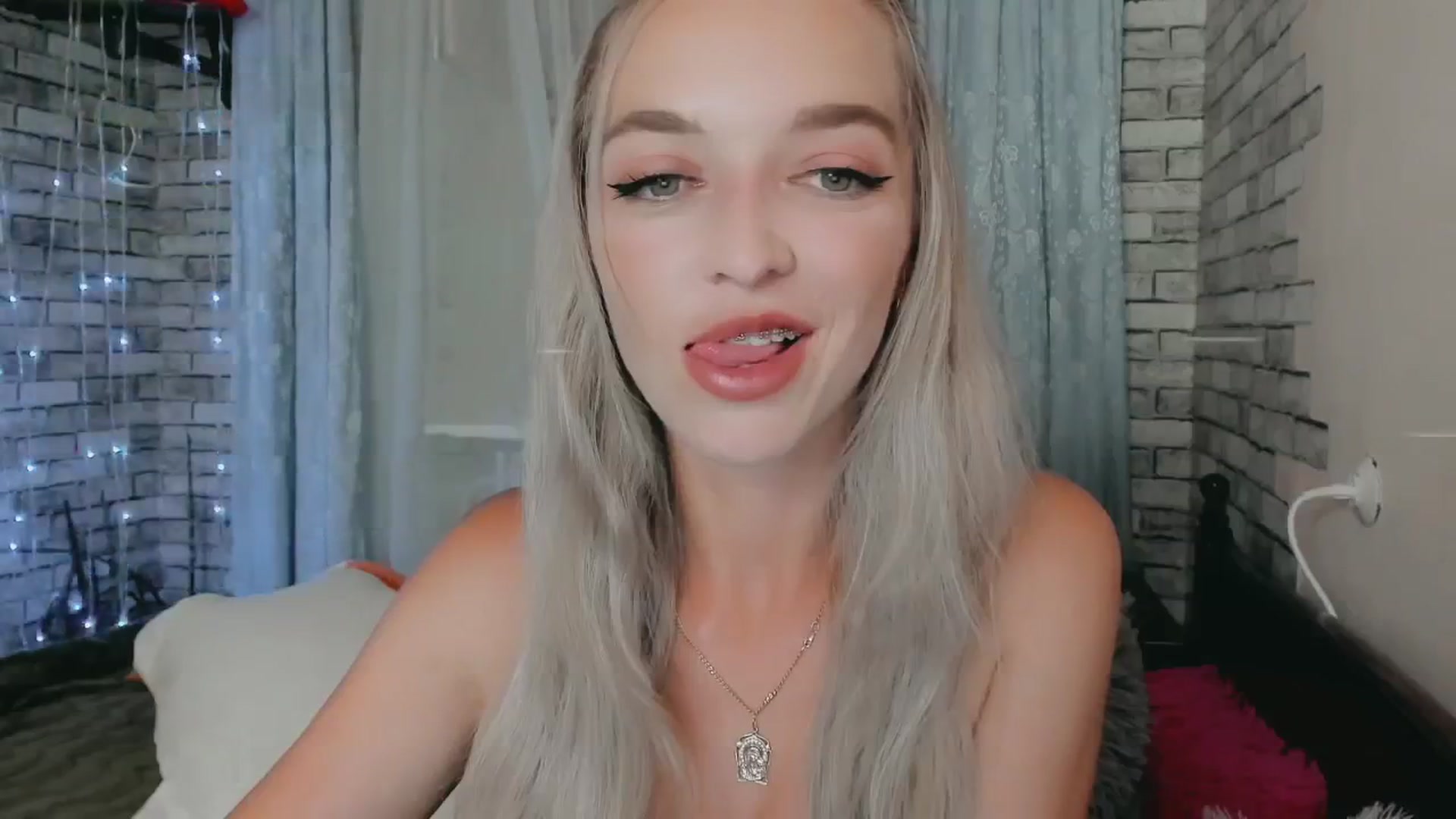 Gallery image thumbnail from Ambri_Lili's myfreecams stream on, 06/10/2024, 18:50 image 15 of 20