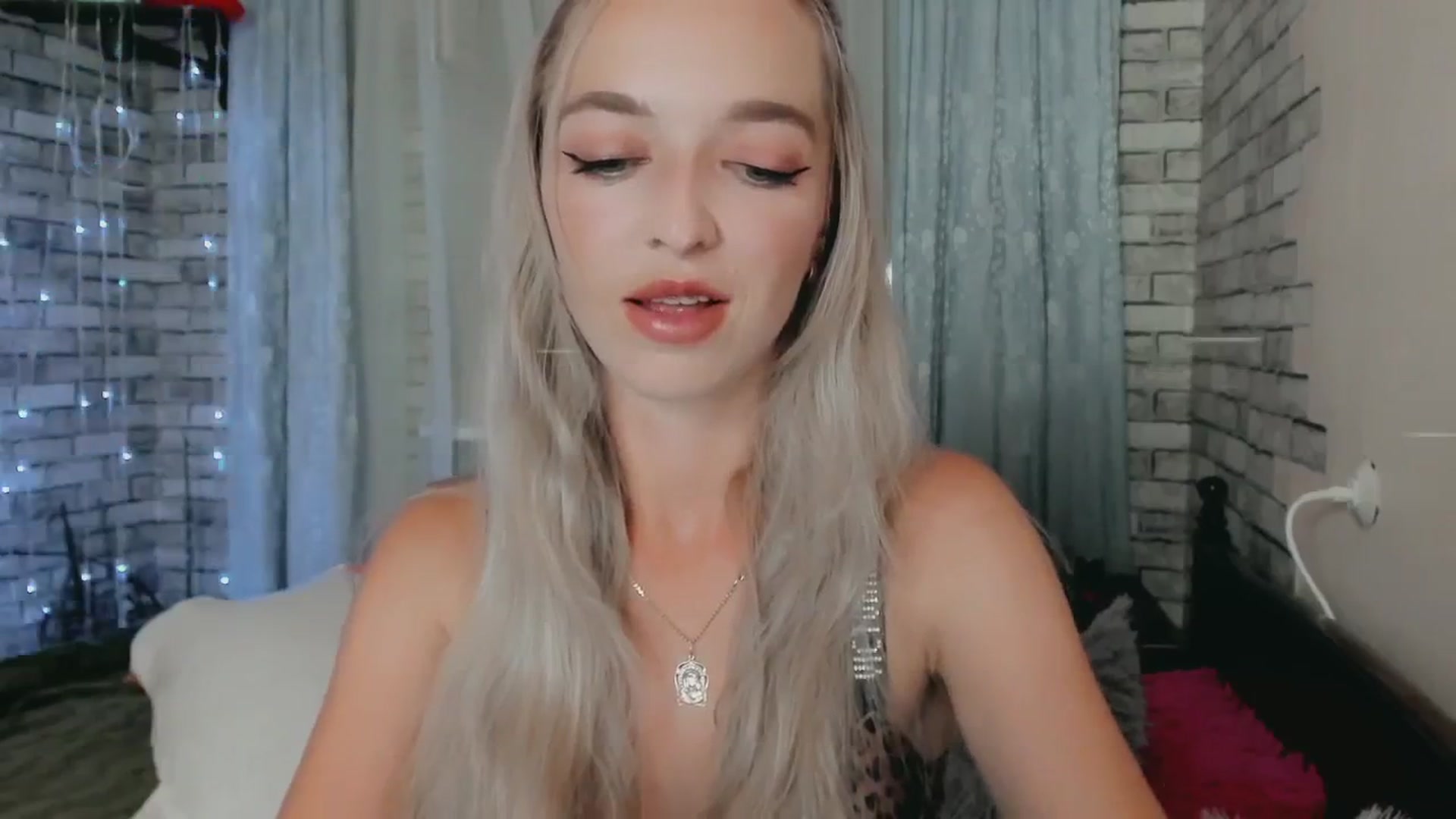 Gallery image thumbnail from Ambri_Lili's myfreecams stream on, 06/10/2024, 18:50 image 11 of 20