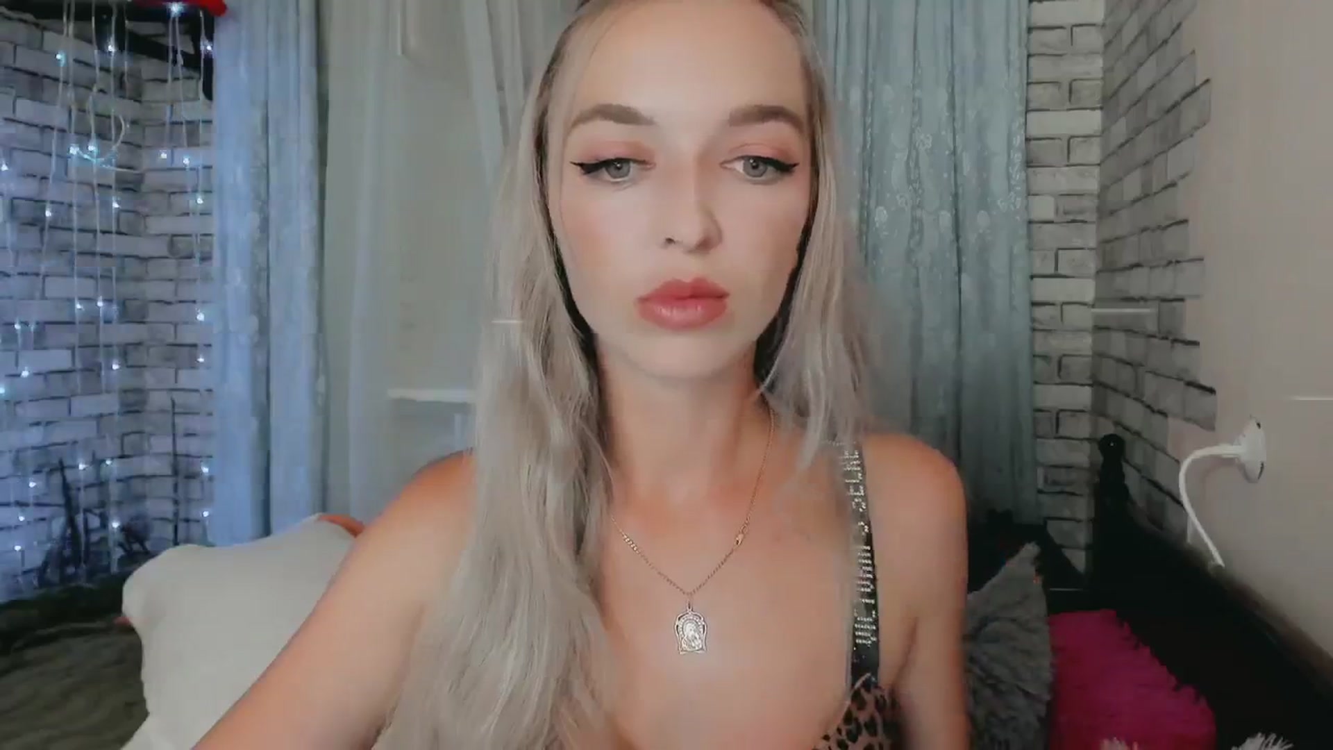 Gallery image thumbnail from Ambri_Lili's myfreecams stream on, 06/10/2024, 18:50 image 8 of 20