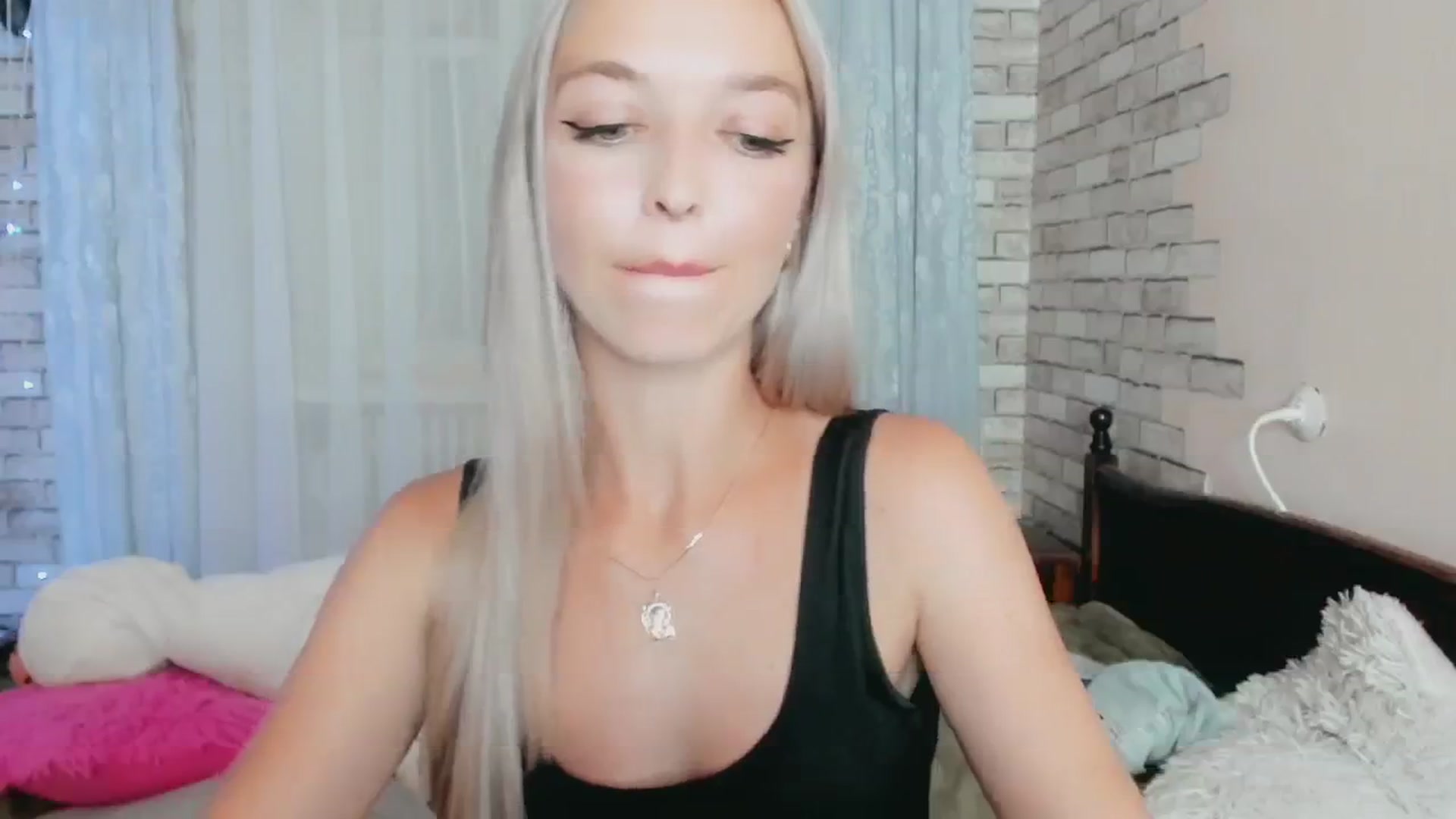 Gallery image thumbnail from Ambri_Lili's myfreecams stream on, 06/11/2024, 20:32 image 5 of 20