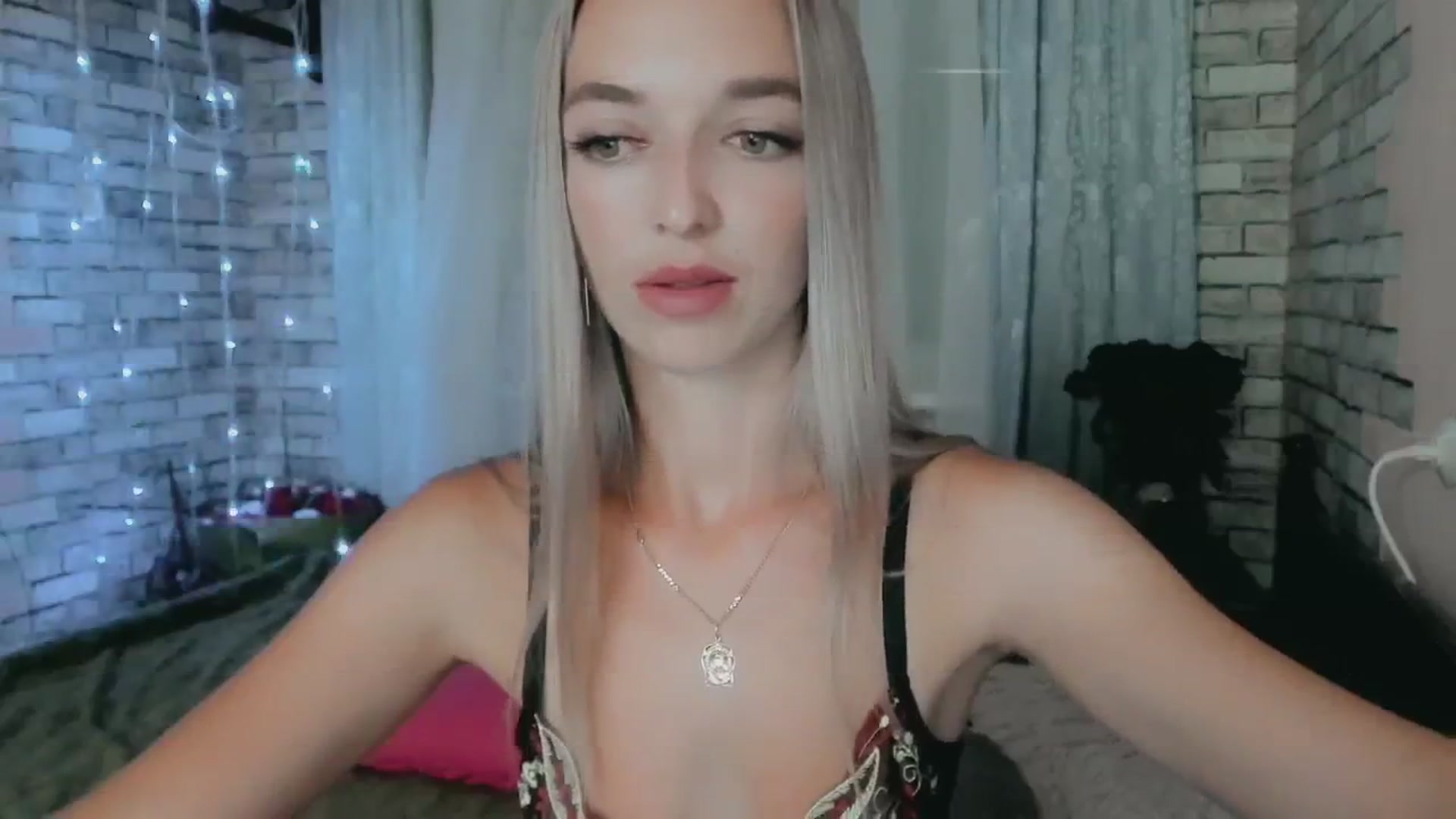 Gallery image thumbnail from Ambri_Lili's myfreecams stream on, 06/14/2024, 20:20 image 9 of 20