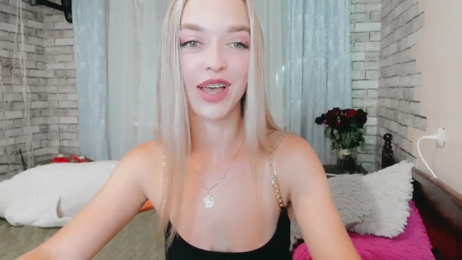 Gallery image thumbnail from Ambri_Lili's myfreecams stream on, 06/16/2024, 17:26 image 4 of 20