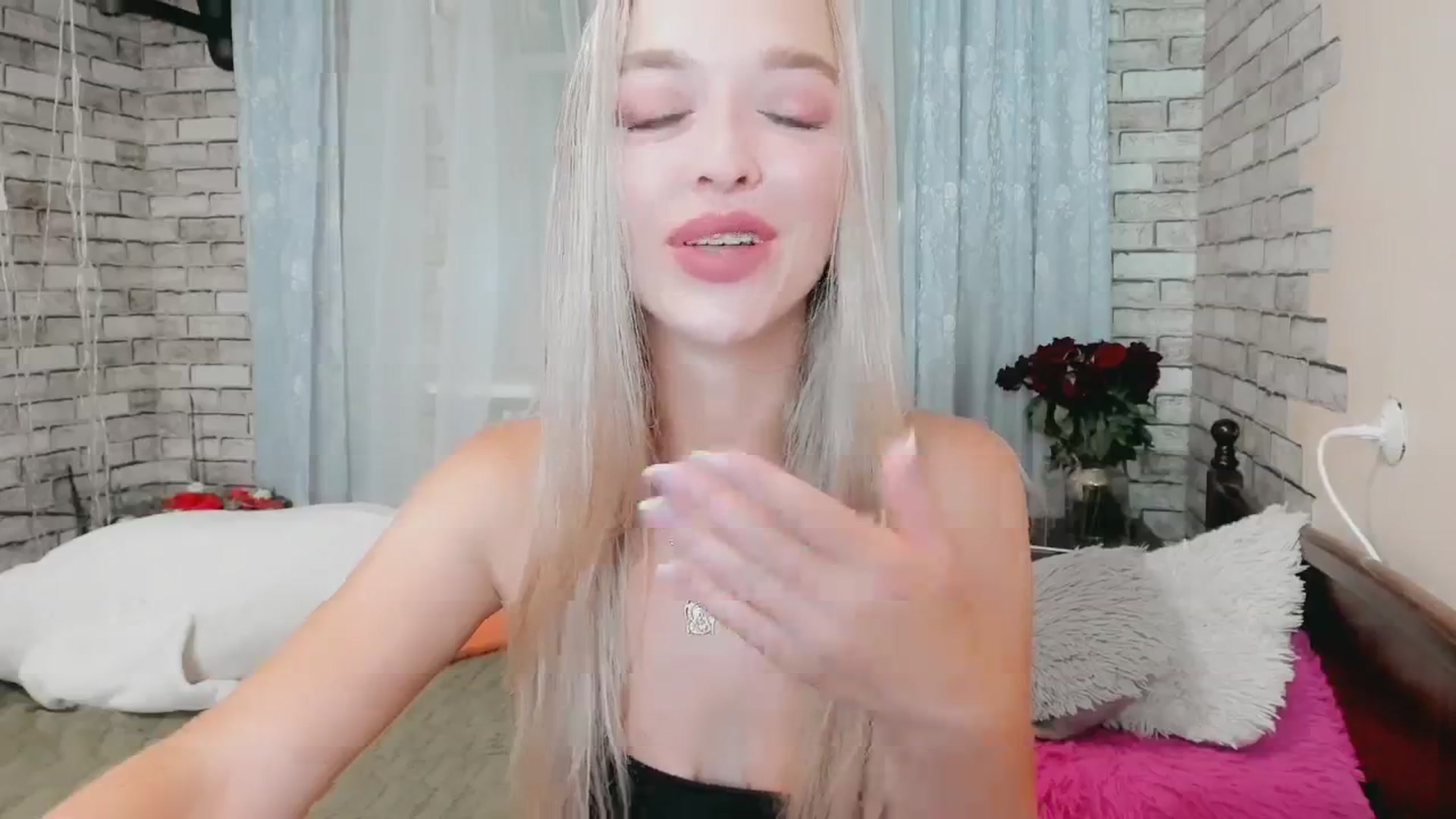 Gallery image thumbnail from Ambri_Lili's myfreecams stream on, 06/16/2024, 17:26 image 5 of 20