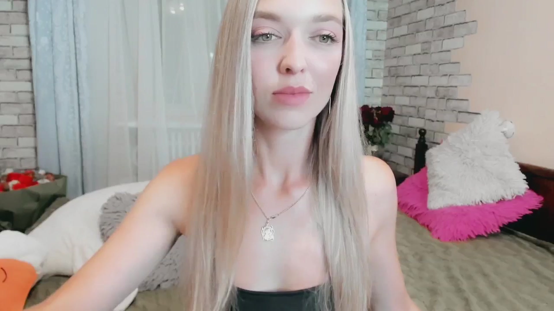 Gallery image thumbnail from Ambri_Lili's myfreecams stream on, 06/16/2024, 19:12 image 6 of 20