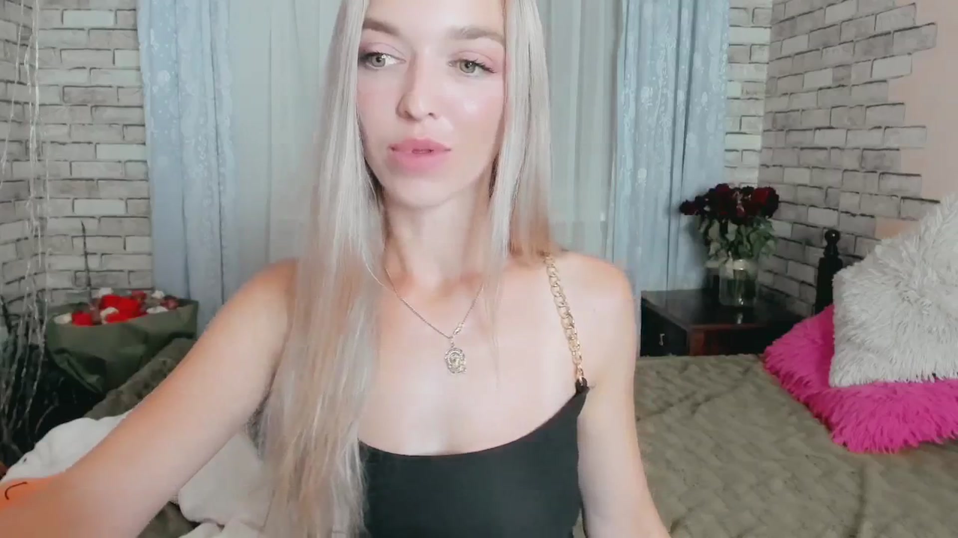 Gallery image thumbnail from Ambri_Lili's myfreecams stream on, 06/16/2024, 21:51 image 5 of 20