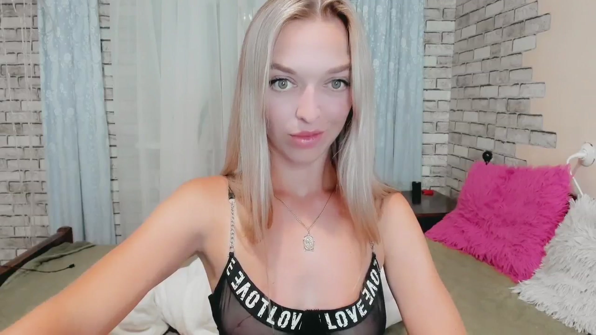 Gallery image thumbnail from Ambri_Lili's myfreecams stream on, 06/23/2024, 21:01 image 3 of 20