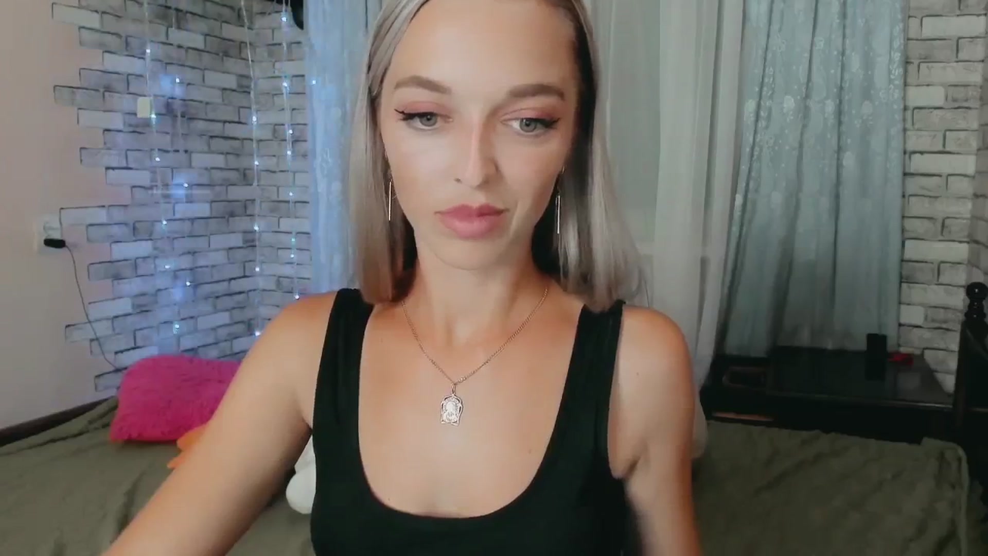 Gallery image thumbnail from Ambri_Lili's myfreecams stream on, 06/24/2024, 19:38 image 13 of 20