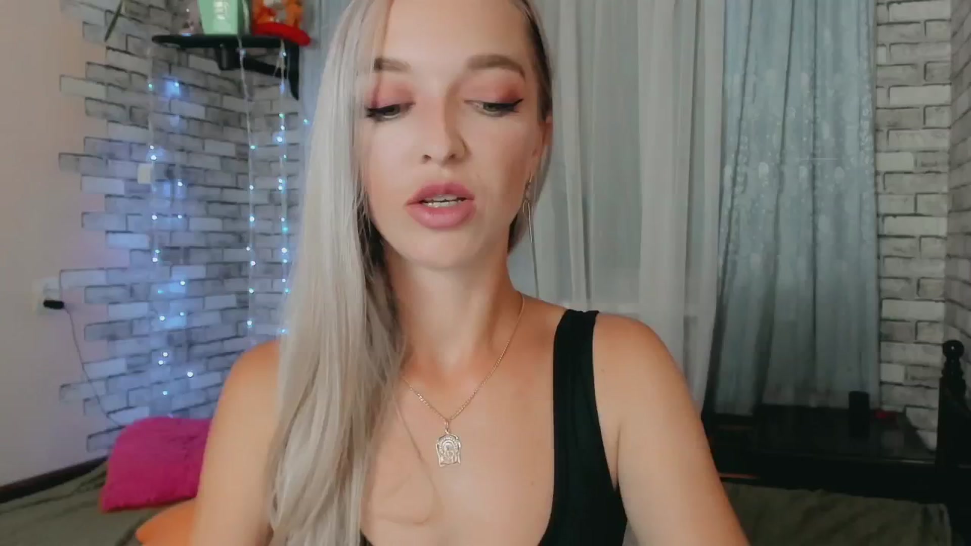 Gallery image thumbnail from Ambri_Lili's myfreecams stream on, 06/24/2024, 19:38 image 1 of 20