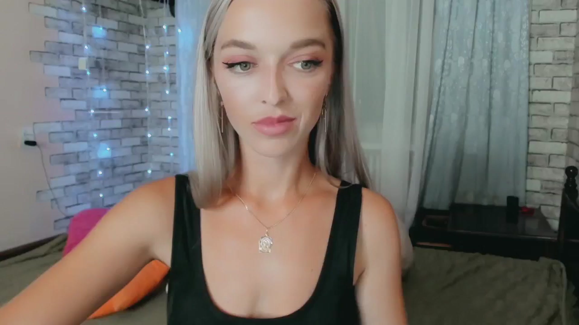 Gallery image thumbnail from Ambri_Lili's myfreecams stream on, 06/24/2024, 19:38 image 14 of 20
