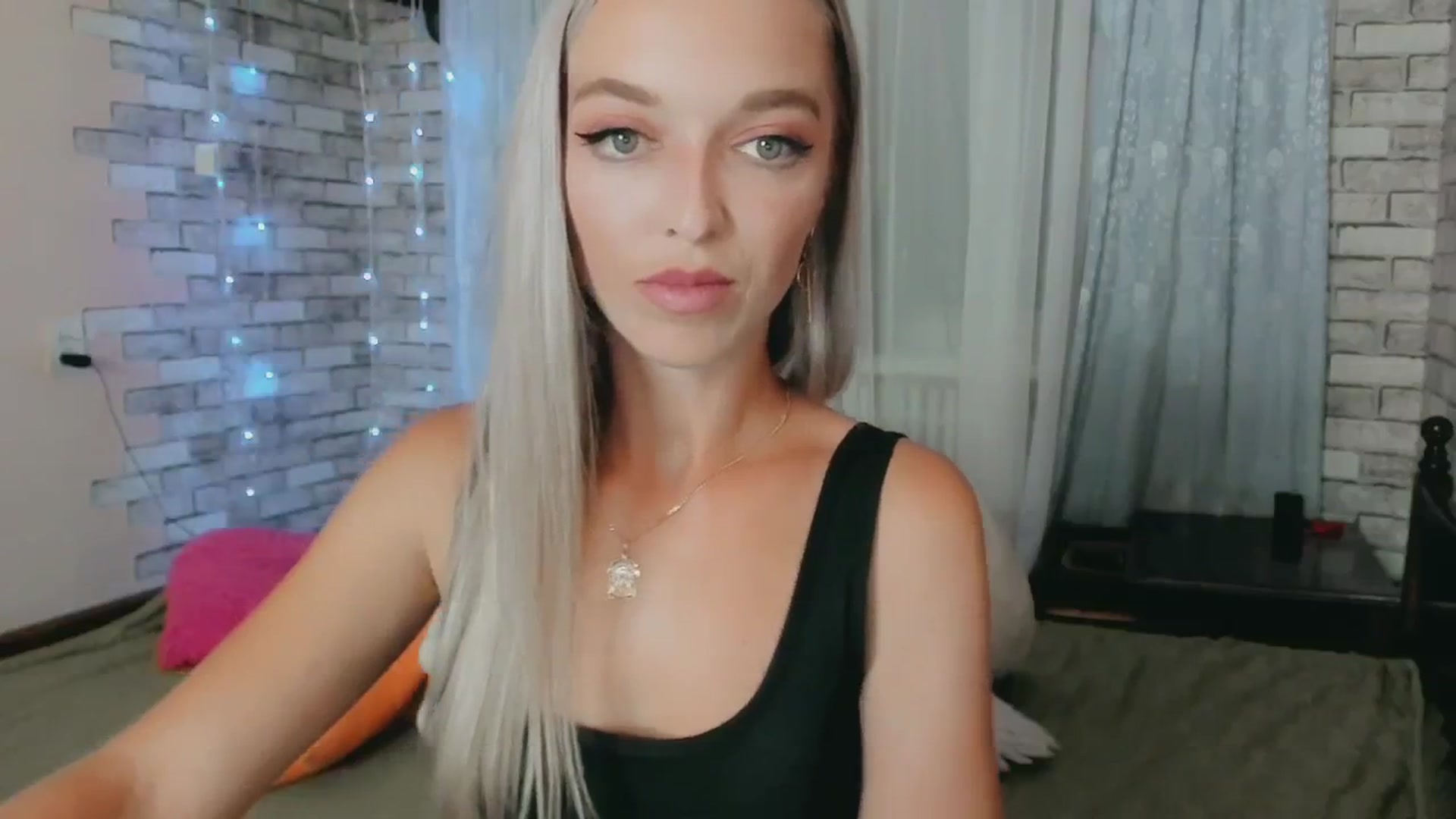 Gallery image thumbnail from Ambri_Lili's myfreecams stream on, 06/24/2024, 19:38 image 4 of 20