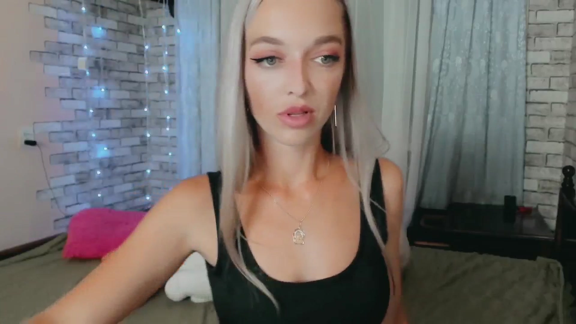 Gallery image thumbnail from Ambri_Lili's myfreecams stream on, 06/24/2024, 19:38 image 10 of 20