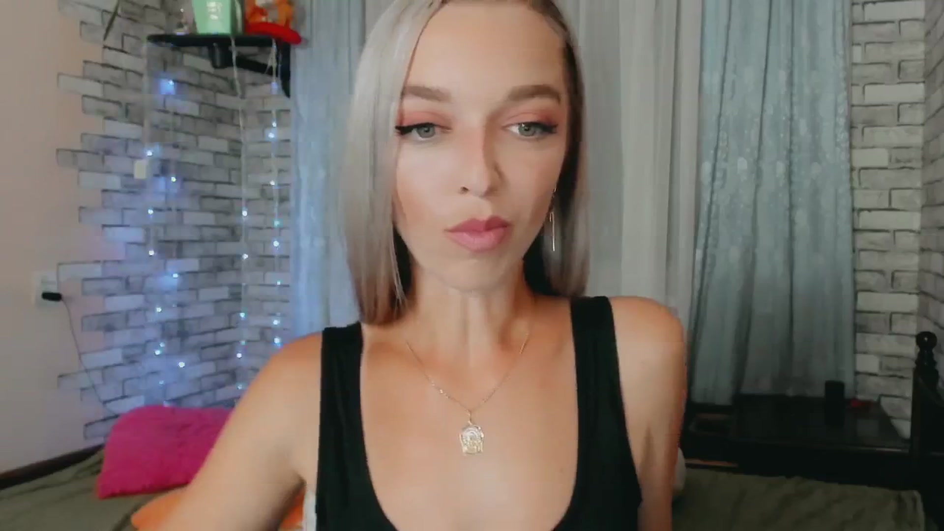 Gallery image thumbnail from Ambri_Lili's myfreecams stream on, 06/24/2024, 19:38 image 2 of 20