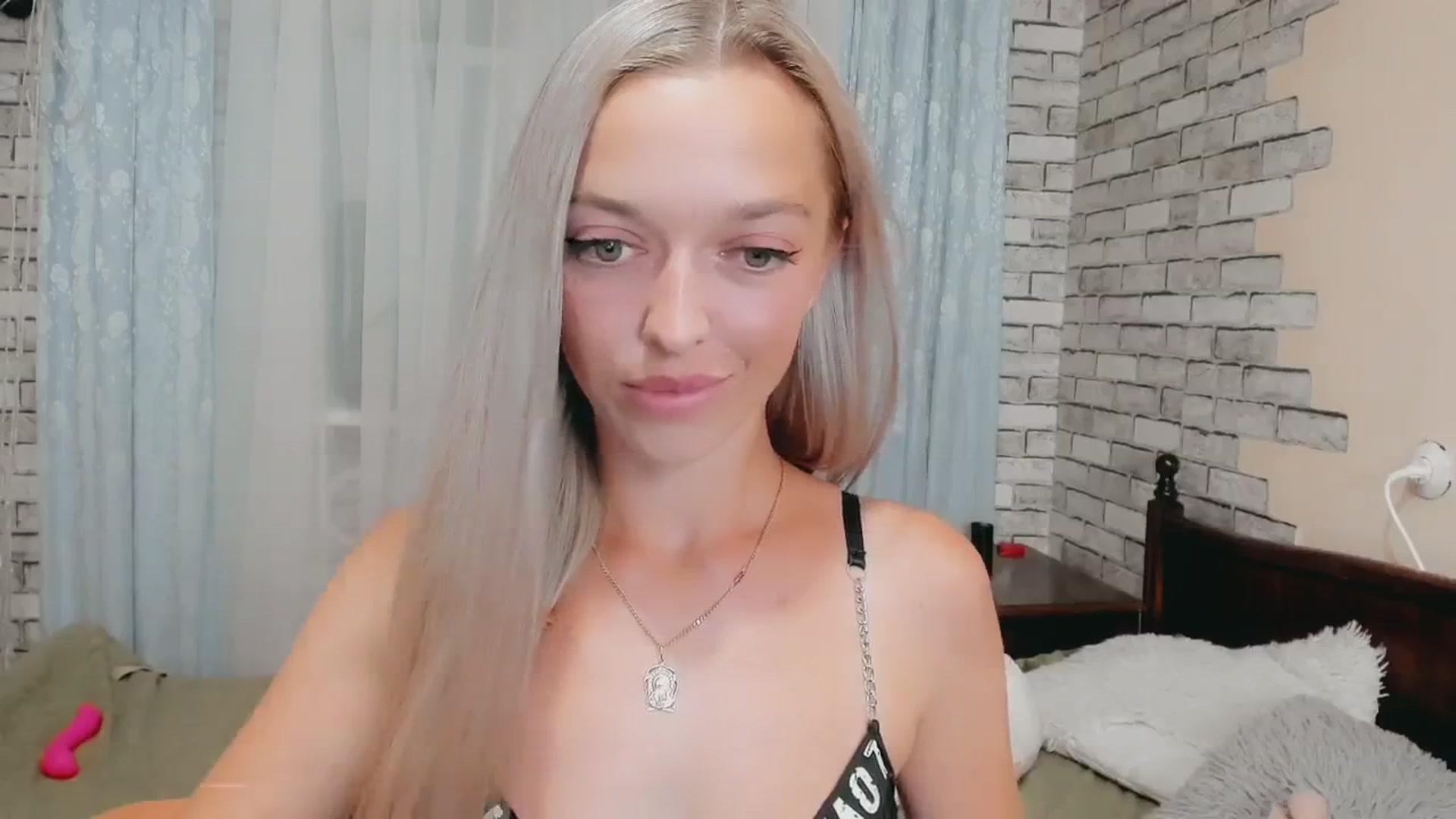 Gallery image thumbnail from Ambri_Lili's myfreecams stream on, 06/28/2024, 17:47 image 16 of 20