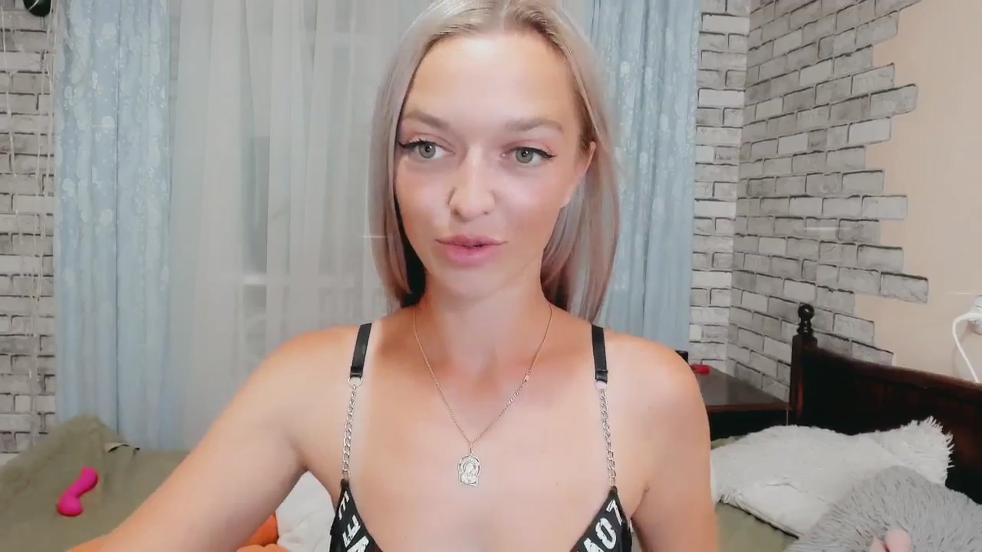 Gallery image thumbnail from Ambri_Lili's myfreecams stream on, 06/28/2024, 17:47 image 2 of 20