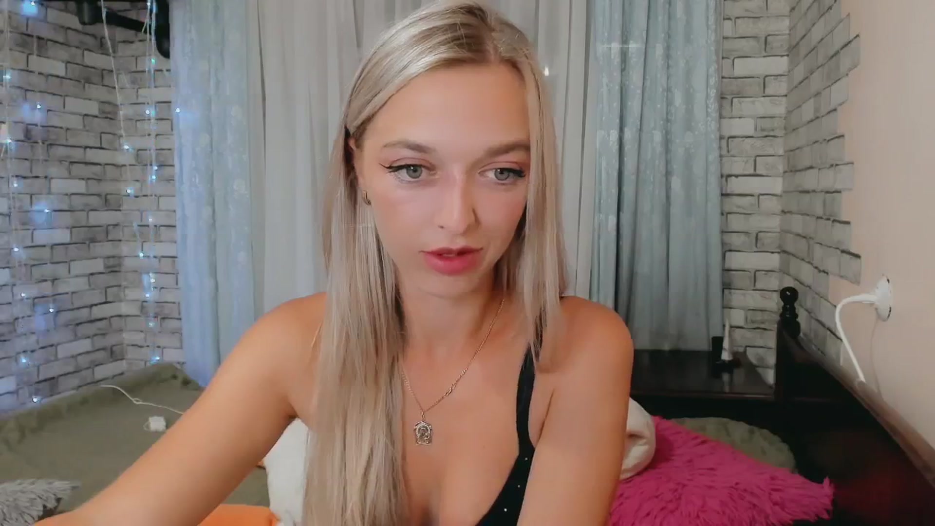 Gallery image thumbnail from Ambri_Lili's myfreecams stream on, 07/01/2024, 21:16 image 9 of 20