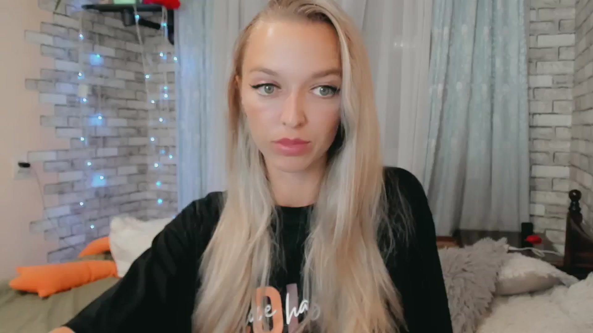 Gallery image thumbnail from Ambri_Lili's myfreecams stream on, 07/03/2024, 20:12 image 2 of 20