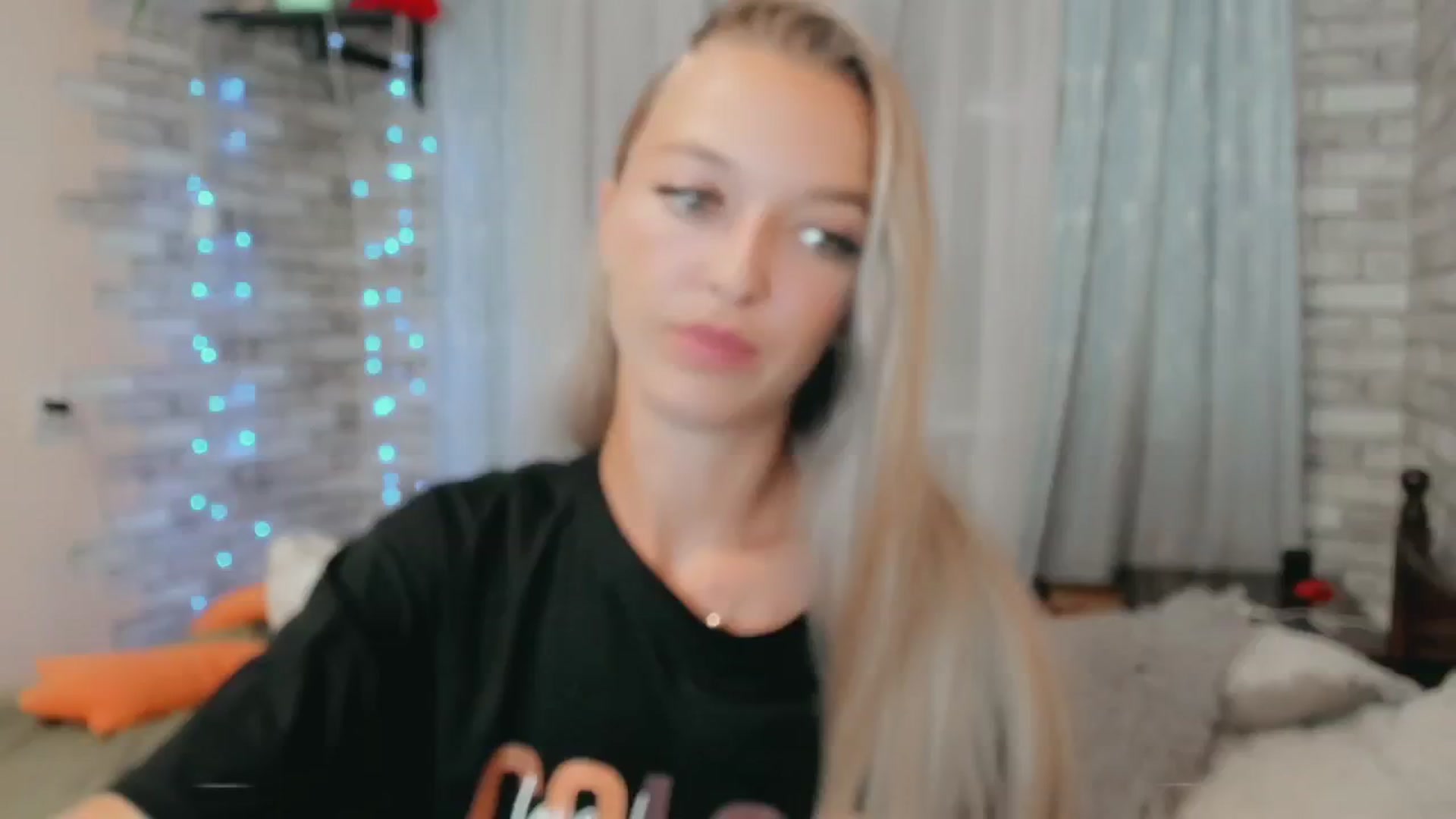 Gallery image thumbnail from Ambri_Lili's myfreecams stream on, 07/03/2024, 20:12 image 9 of 20