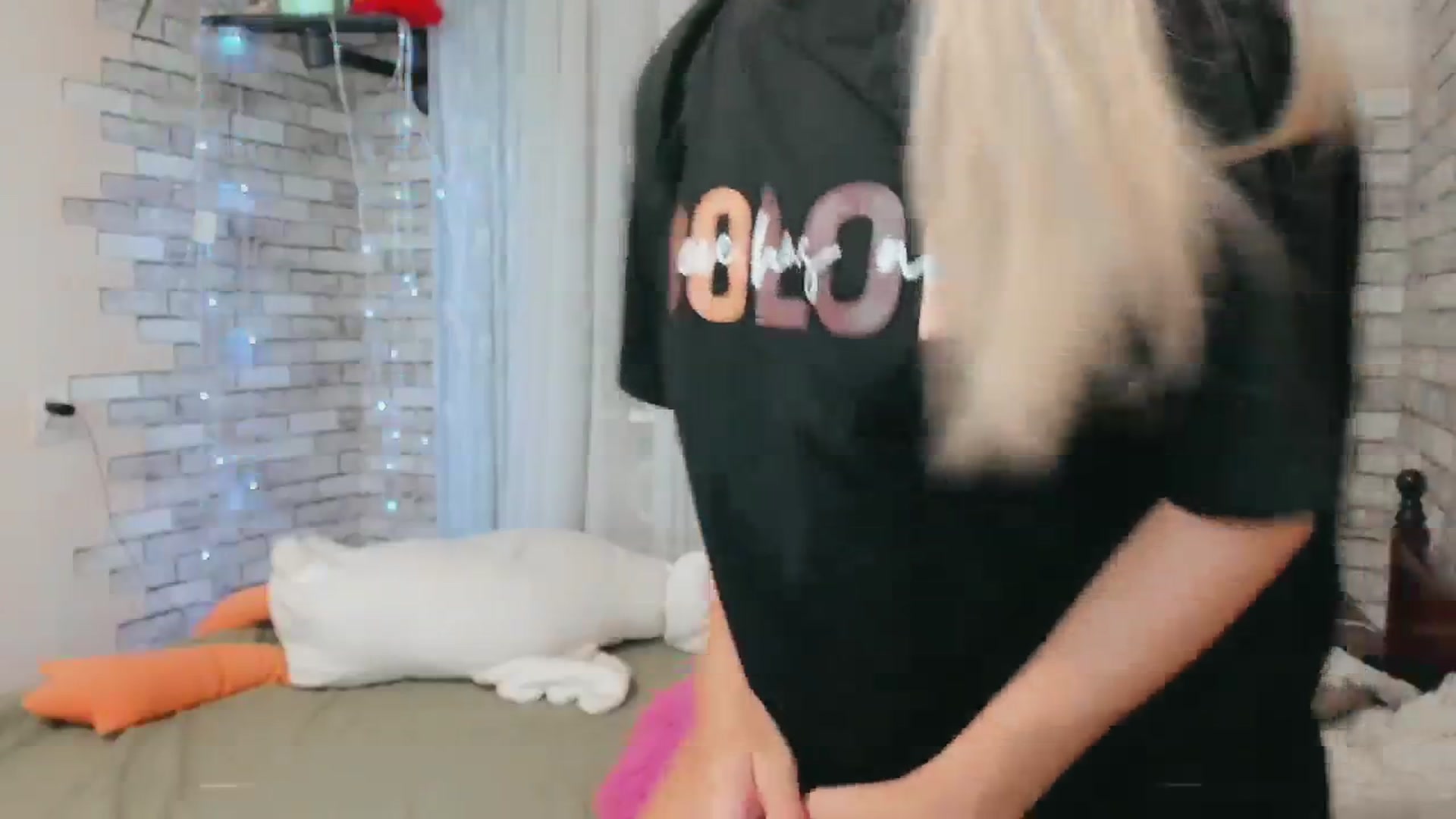 Gallery image thumbnail from Ambri_Lili's myfreecams stream on, 07/03/2024, 20:12 image 10 of 20