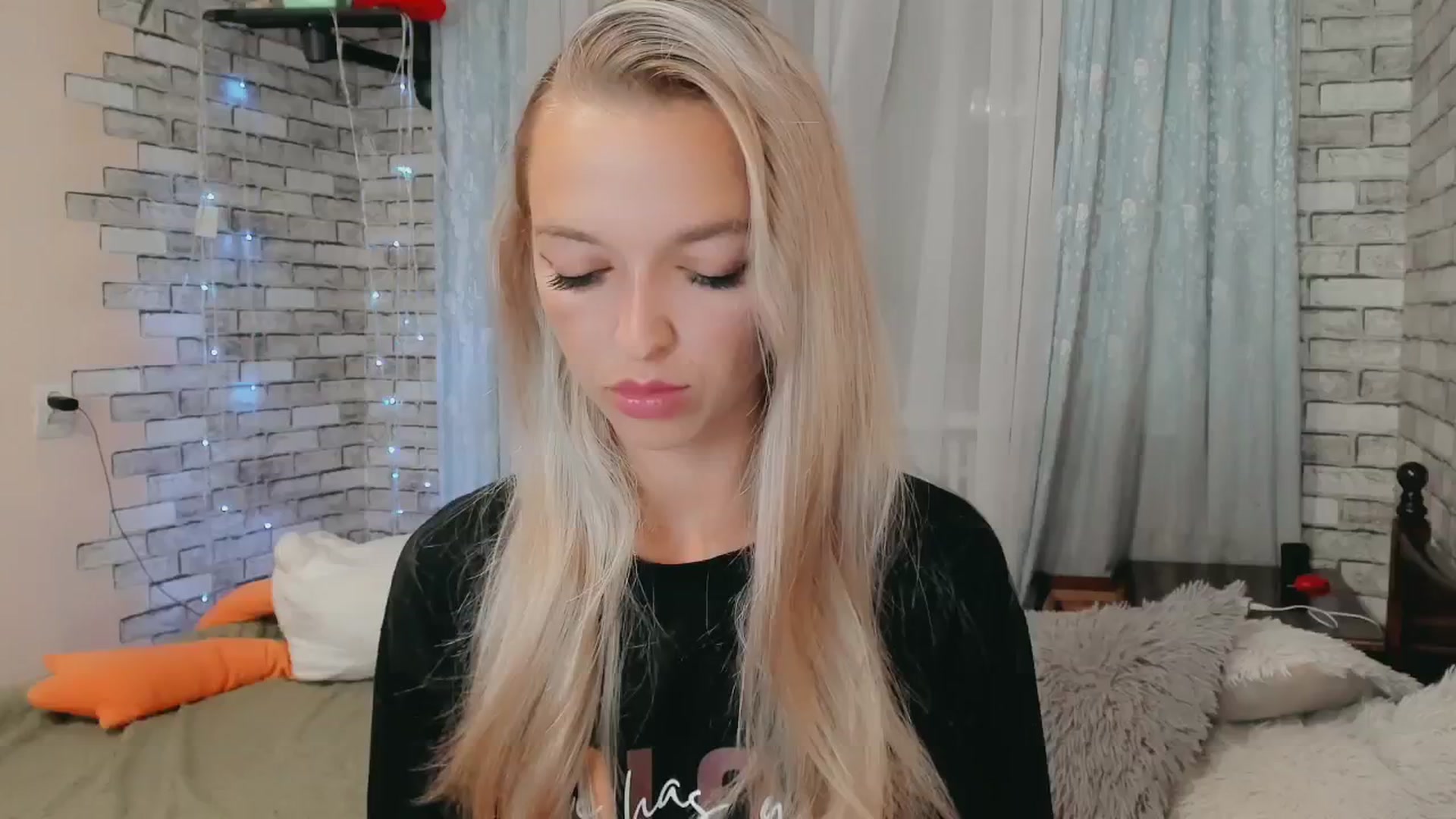 Gallery image thumbnail from Ambri_Lili's myfreecams stream on, 07/03/2024, 20:12 image 1 of 20